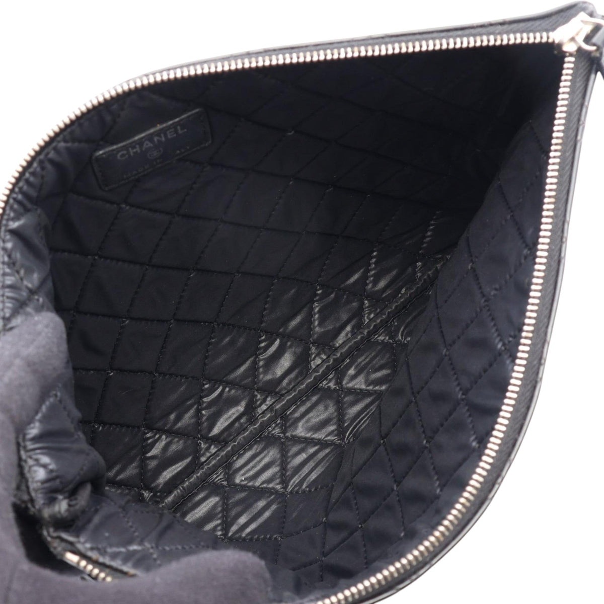 Chanel Medium Quilted Patent Double Stitch O Case Clutch — Black