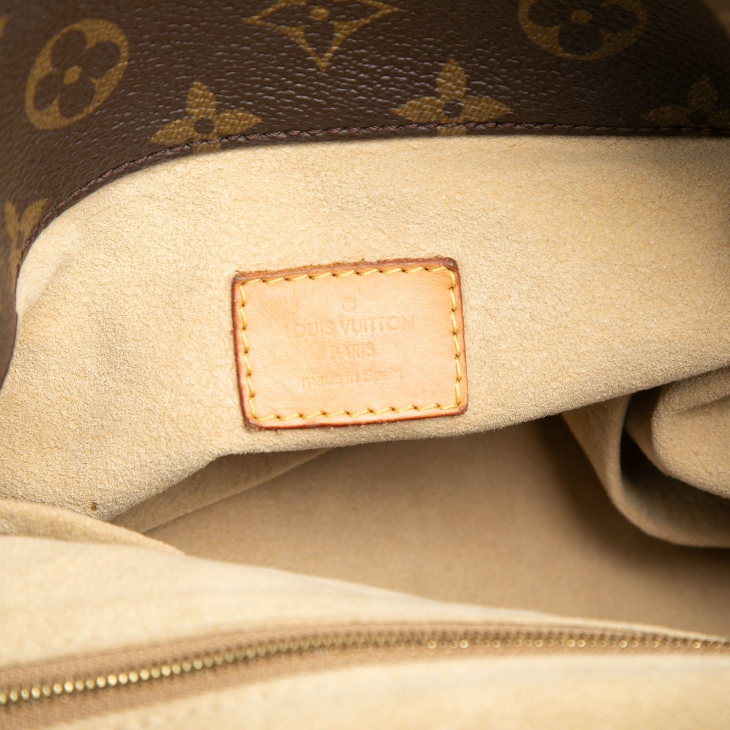 Louis Vuitton Monogram Artsy MM