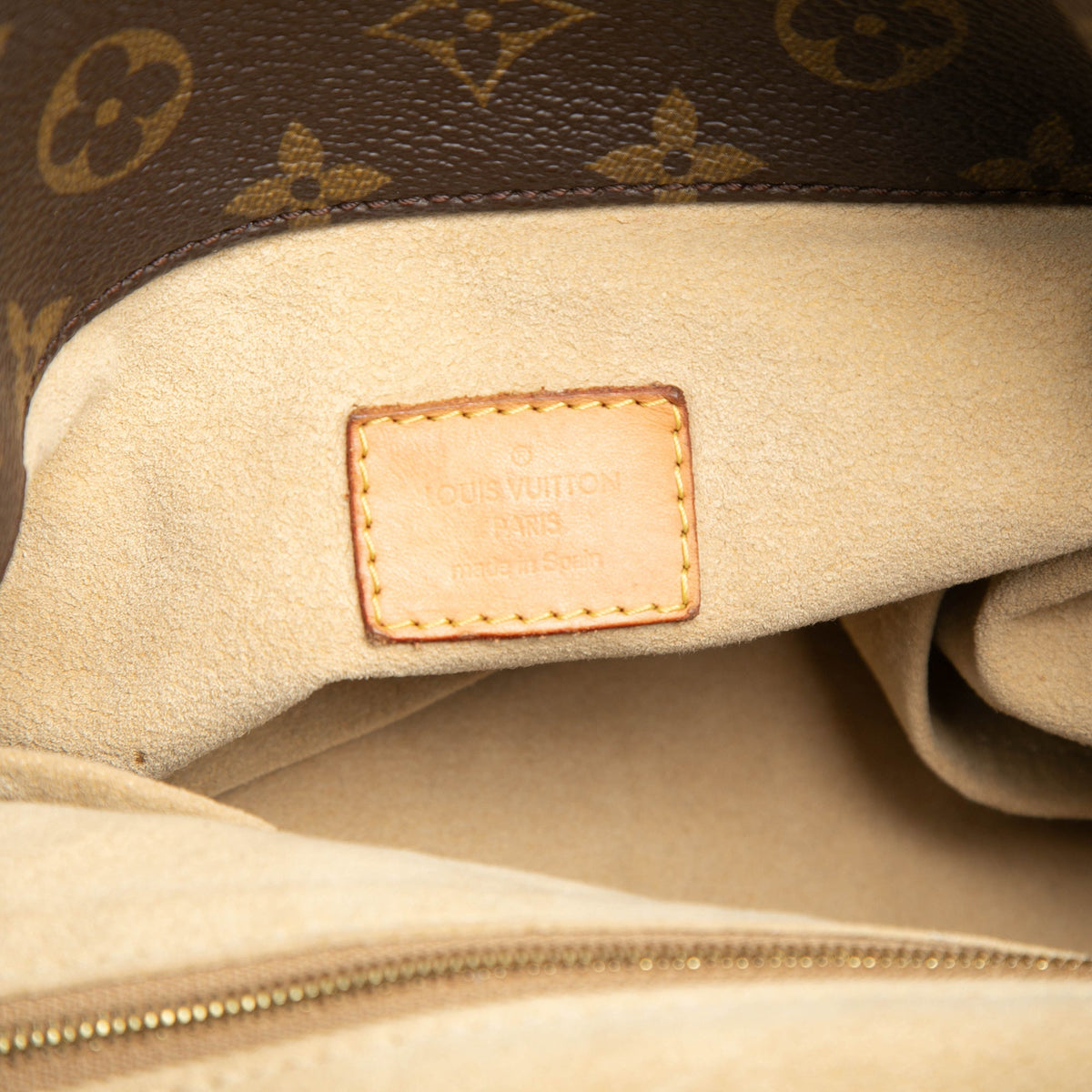 Louis Vuitton Monogram Artsy MM