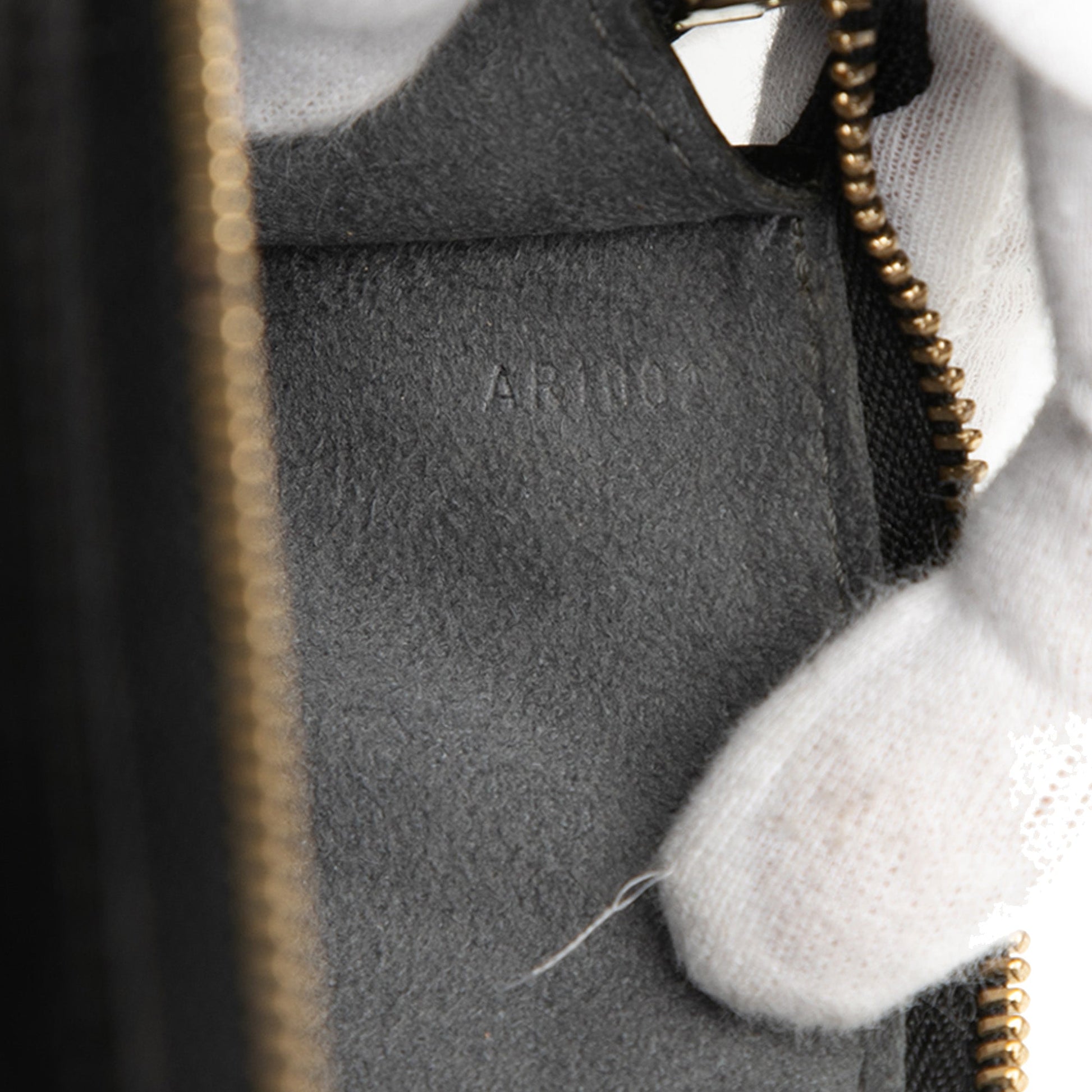 Louis Vuitton Epi Pochette Accessoires