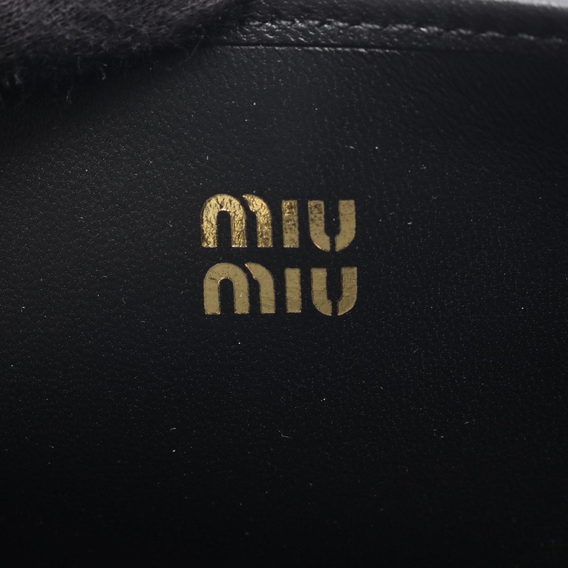 Miu Miu Matellase Nappa Wallet On Chain