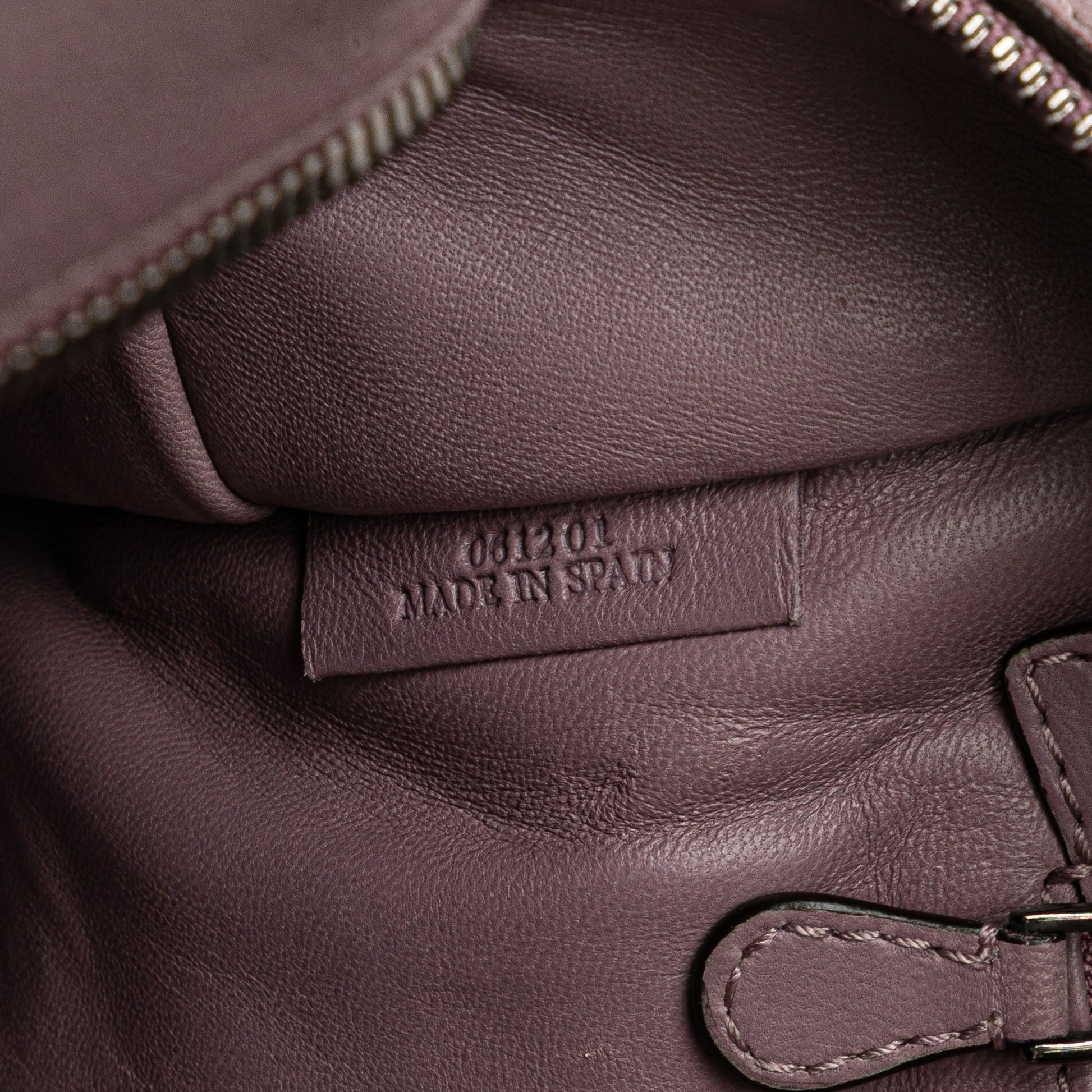 LOEWE Tricolor Goatskin Amazona 28