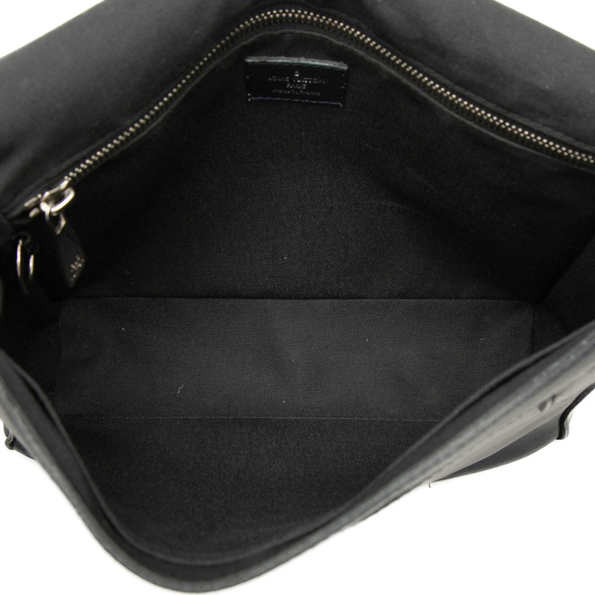 Louis Vuitton Taiga Roman PM