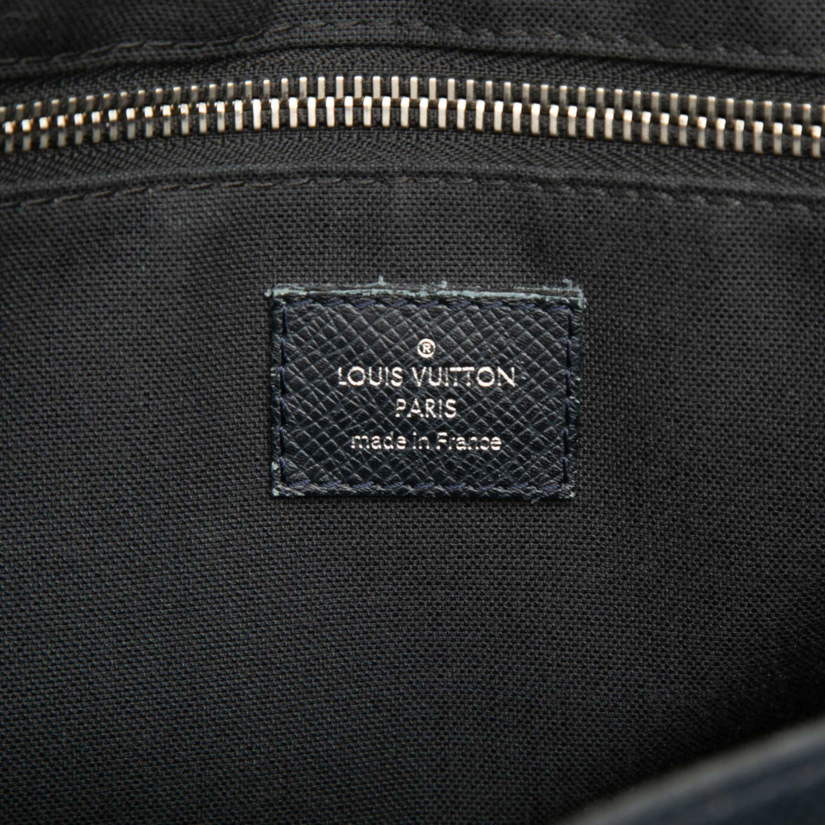 Louis Vuitton Taiga Roman PM