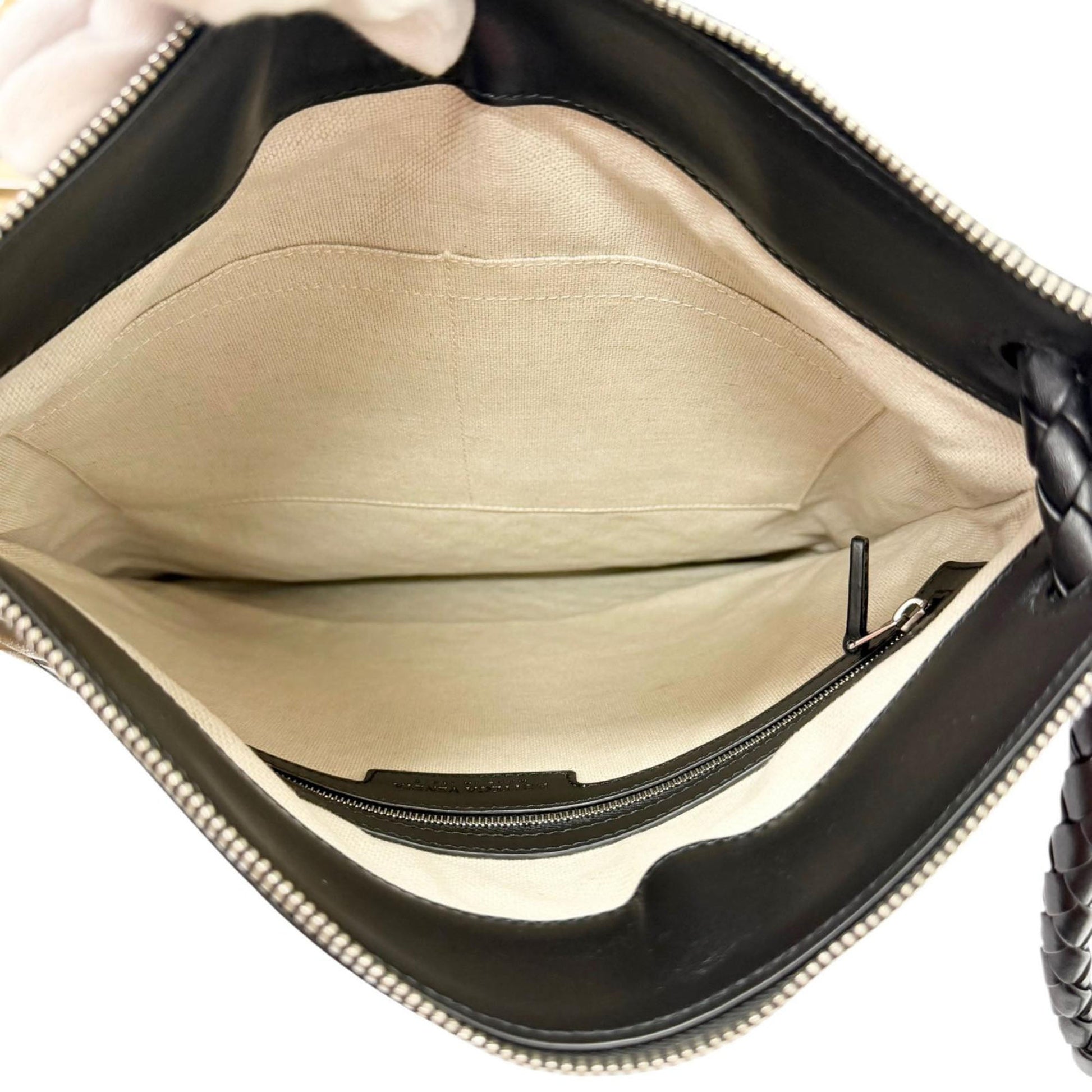 Bottega Veneta Nappa Intrecciato Andiamo Flat Messenger Bag