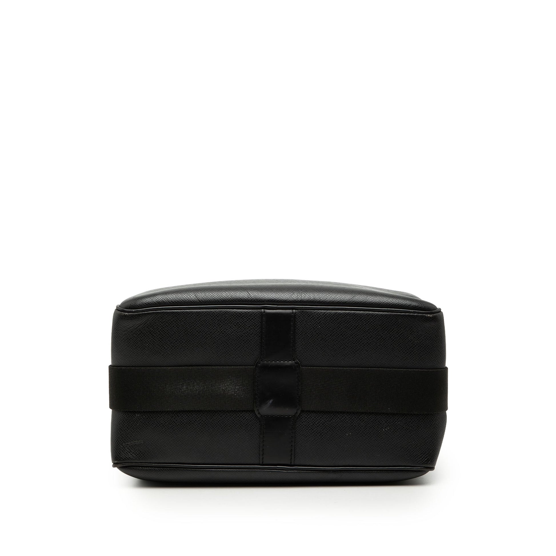 Louis Vuitton Taiga Reporter PM