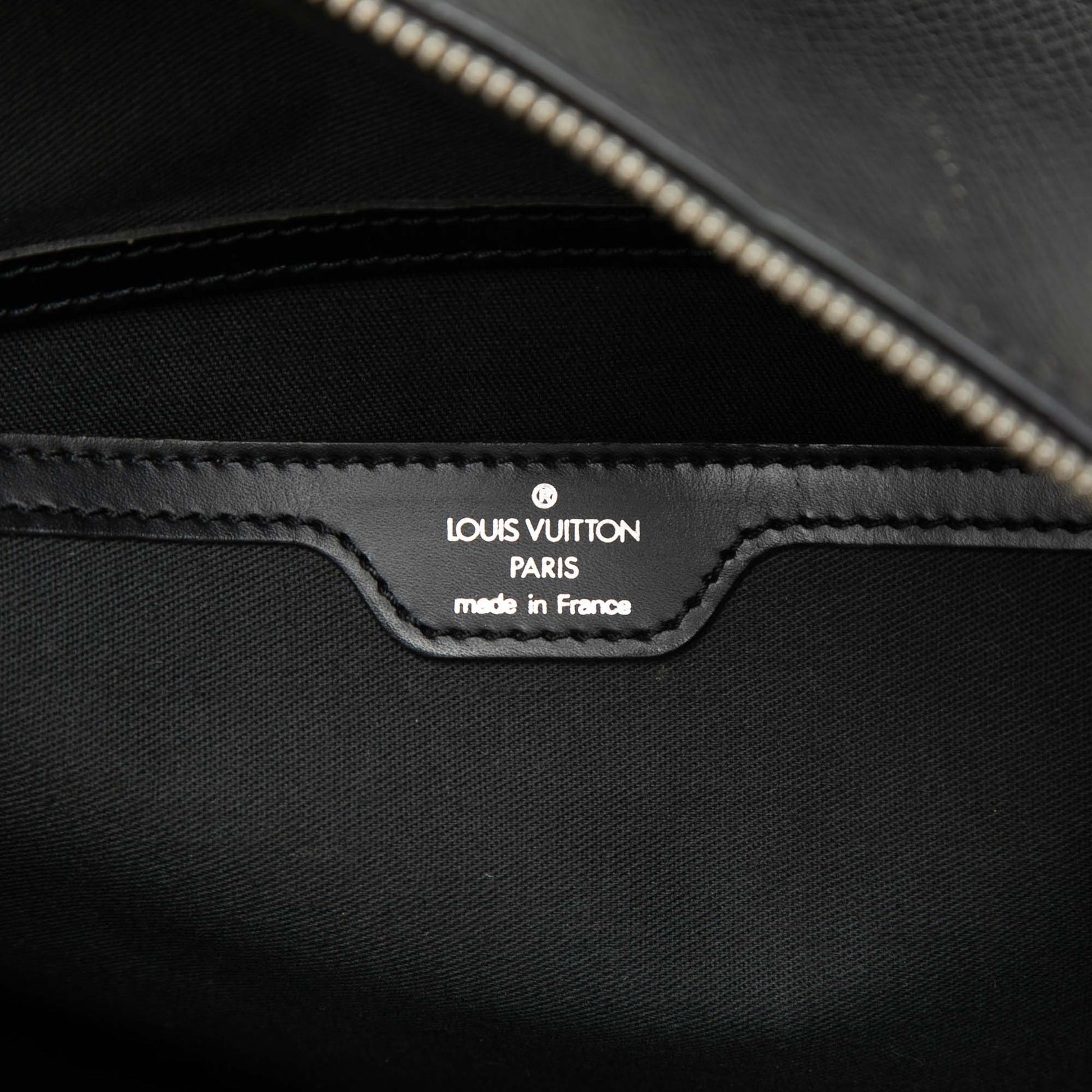 Louis Vuitton Taiga Reporter PM