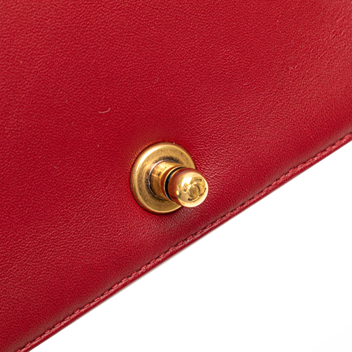 Chanel Old Medium Quilted Lambskin Boy Flap — Red
