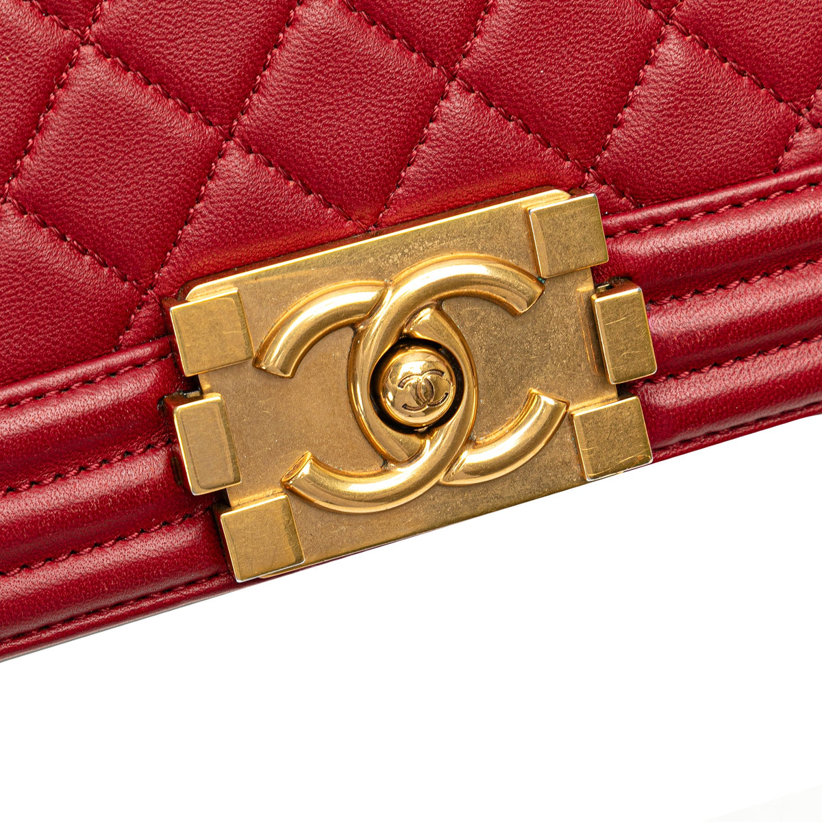 Chanel Old Medium Quilted Lambskin Boy Flap — Red