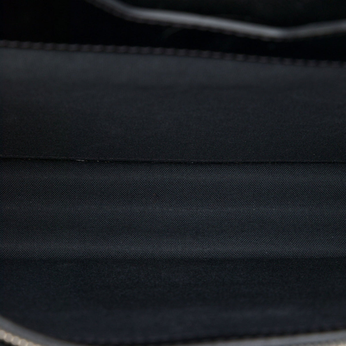 Louis Vuitton Taiga Neo Robusto 2 Briefcase — Black