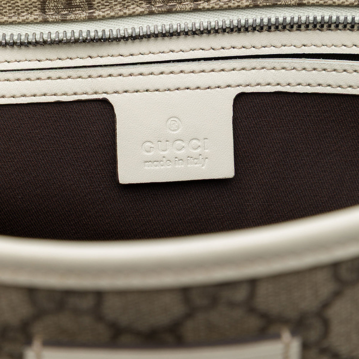 Gucci Medium GG Supreme Tote — White