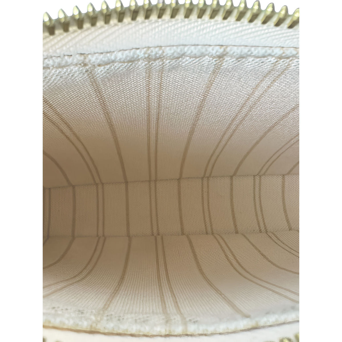 Louis Vuitton Monogram Empreinte Easy Pouch On Strap — White