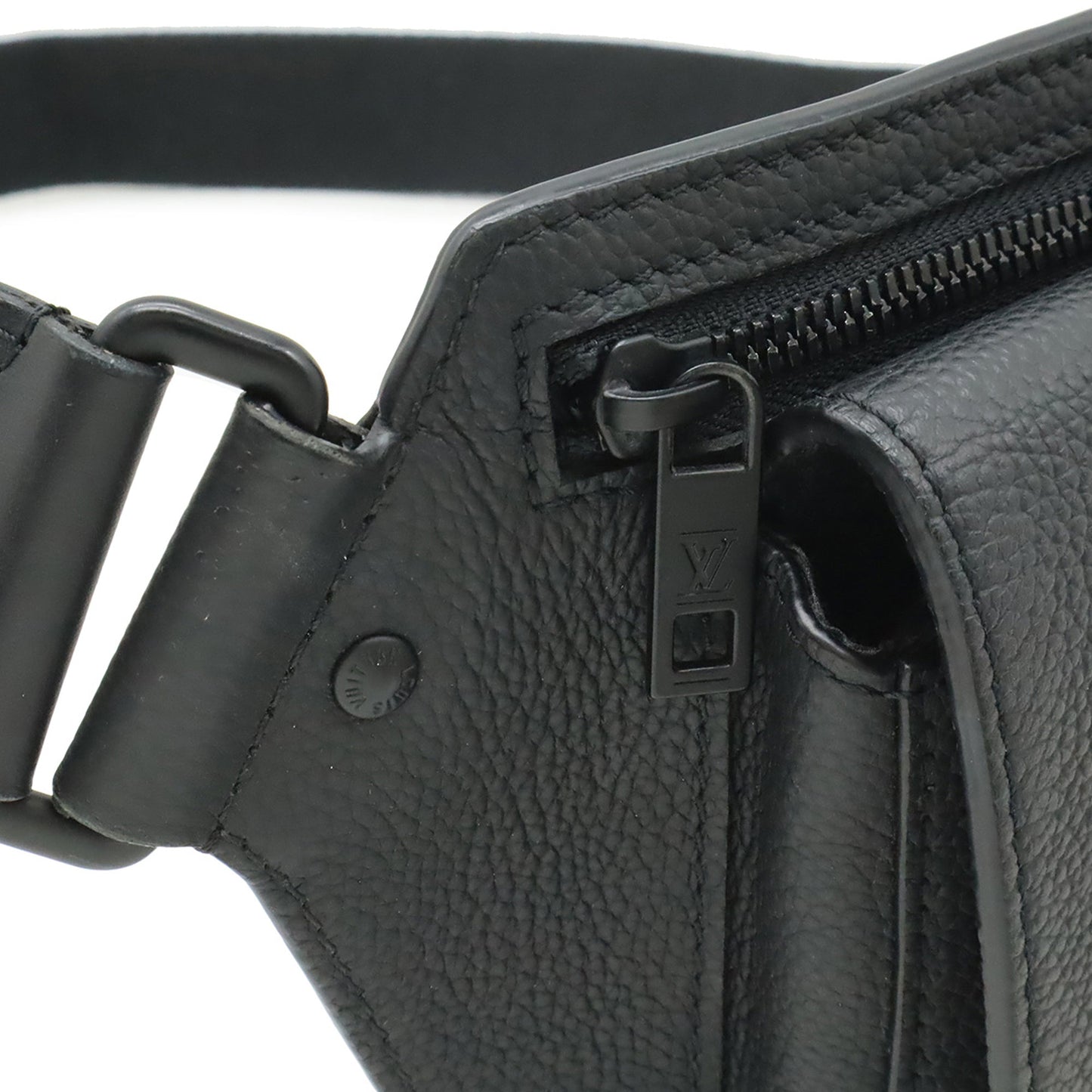 Louis Vuitton Aerogram Takeoff Sling