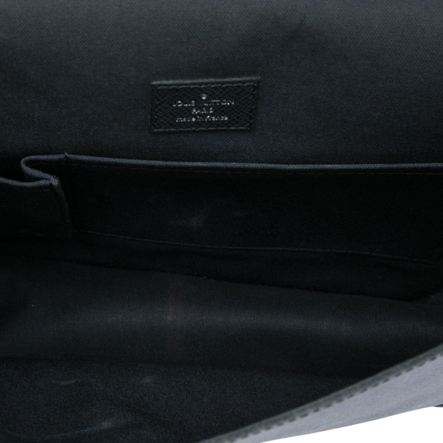 Louis Vuitton Taiga Andrei