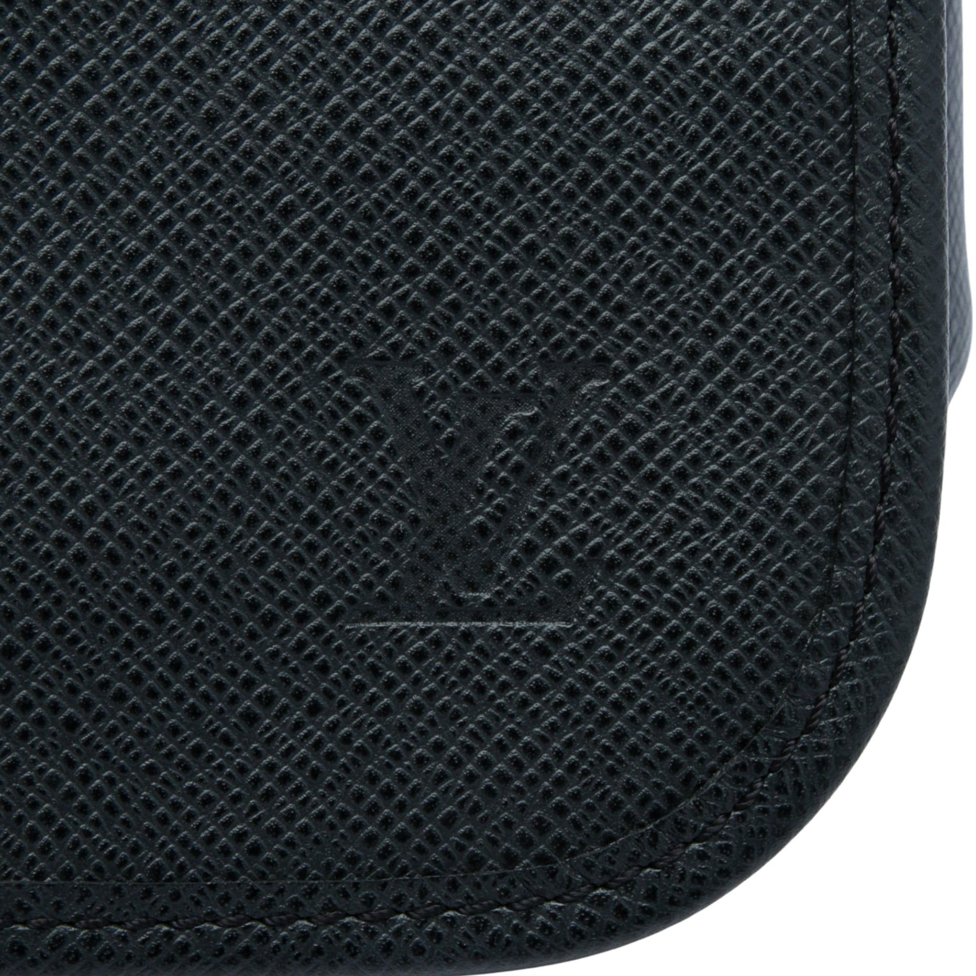 Louis Vuitton Taiga Andrei
