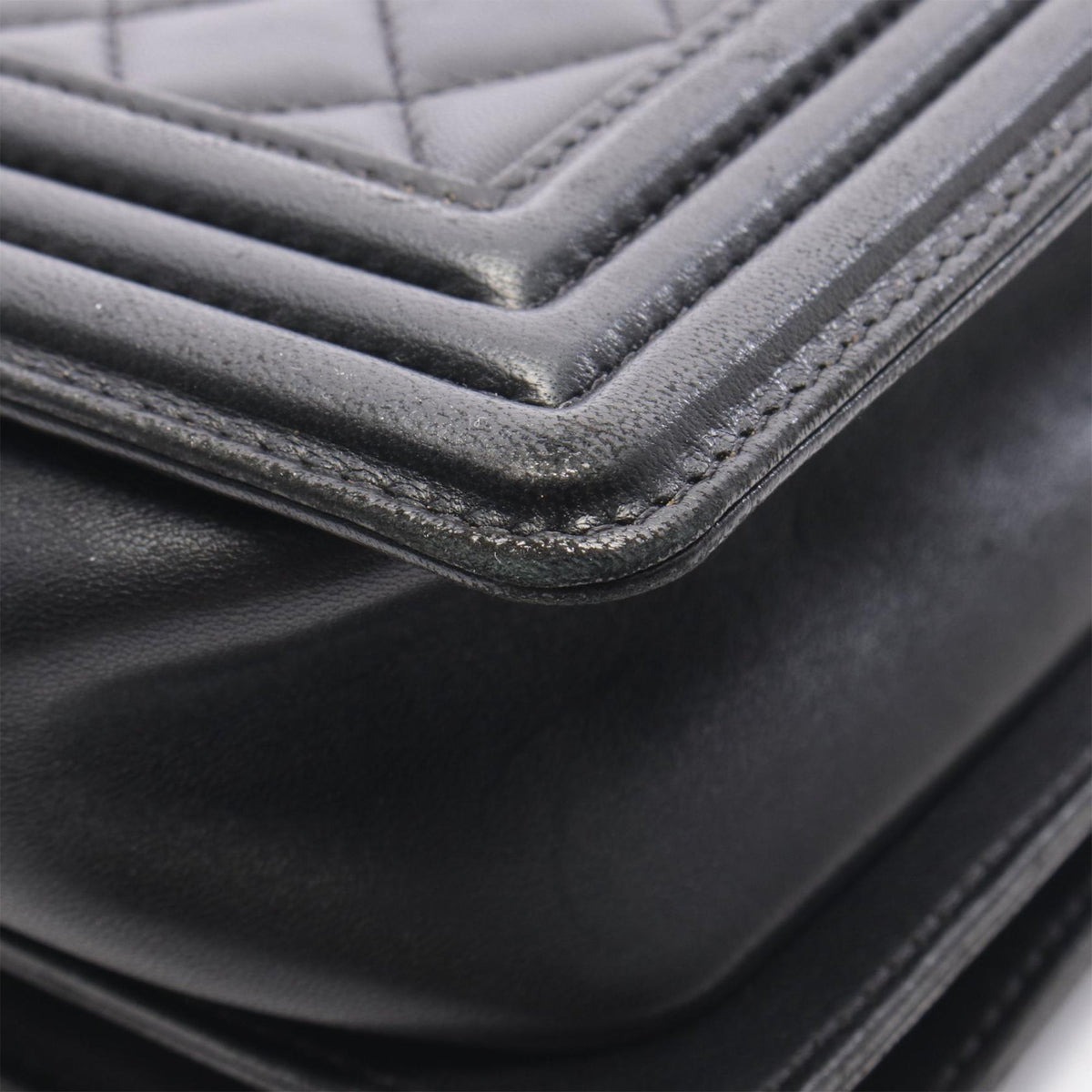 Chanel Large Quilted Lambskin Boy Flap — Black