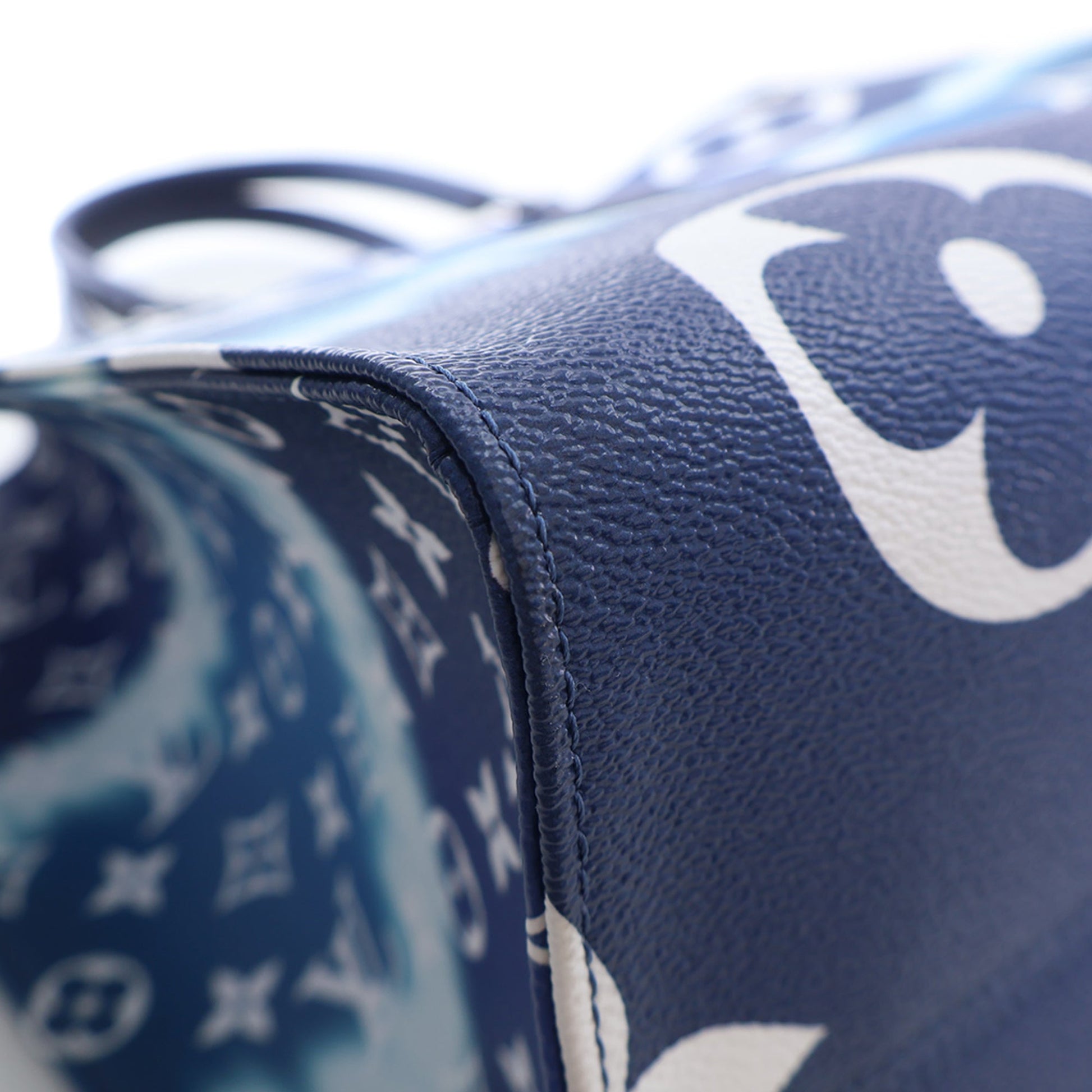 Louis Vuitton Monogram Escale OntheGo GM