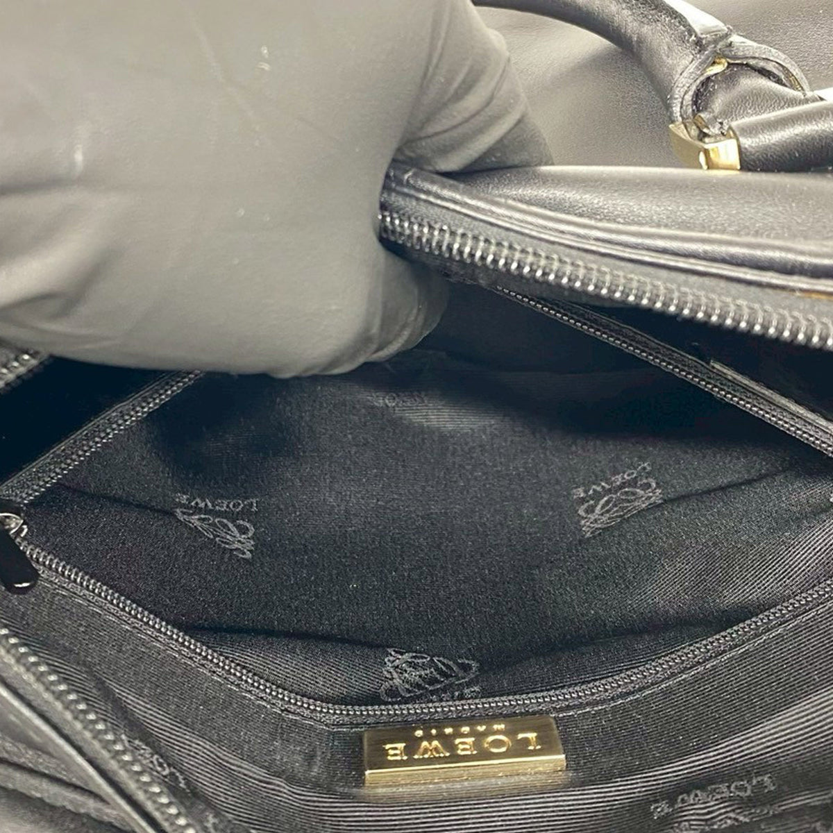 LOEWE Leather Amazona 28