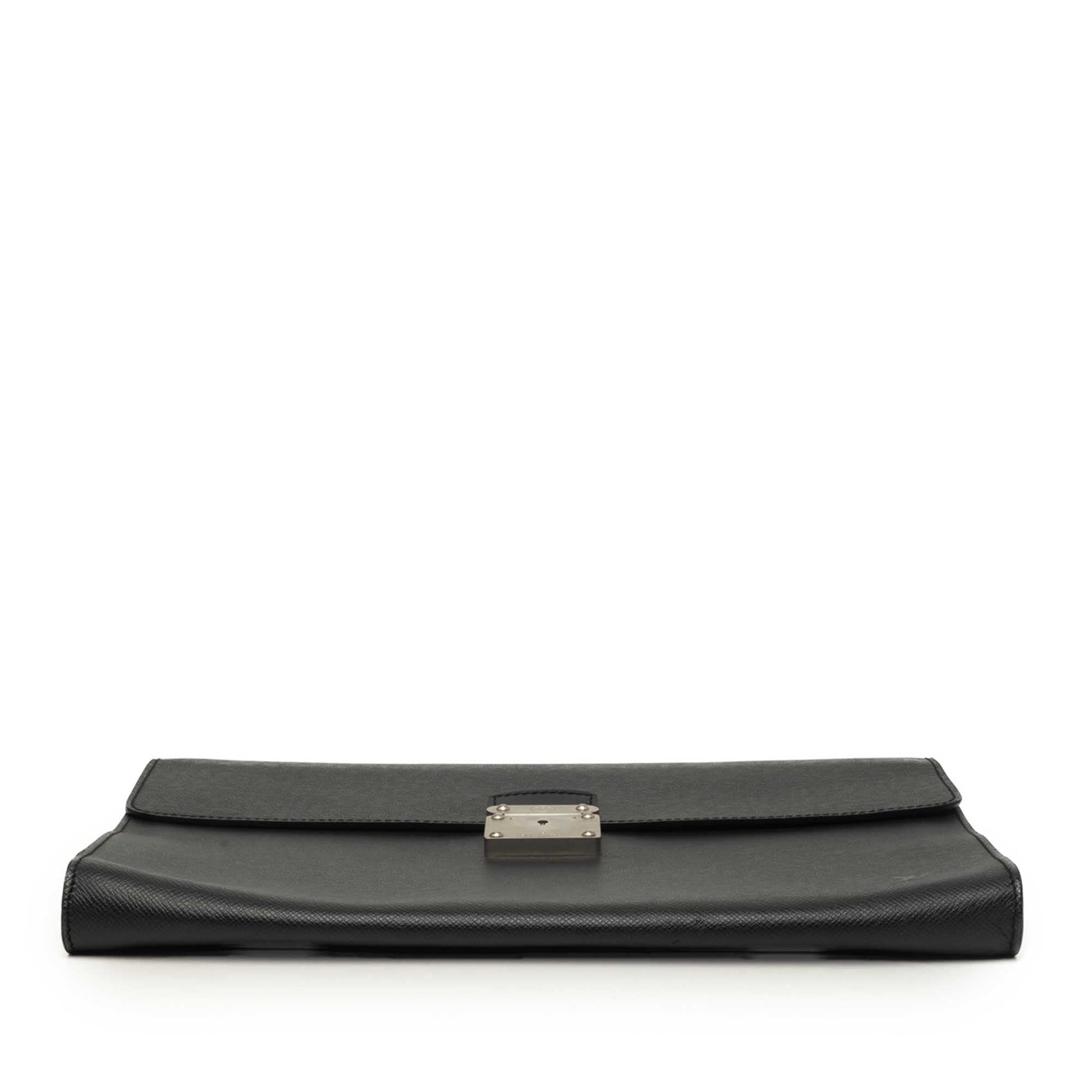 Louis Vuitton Taiga Minuto