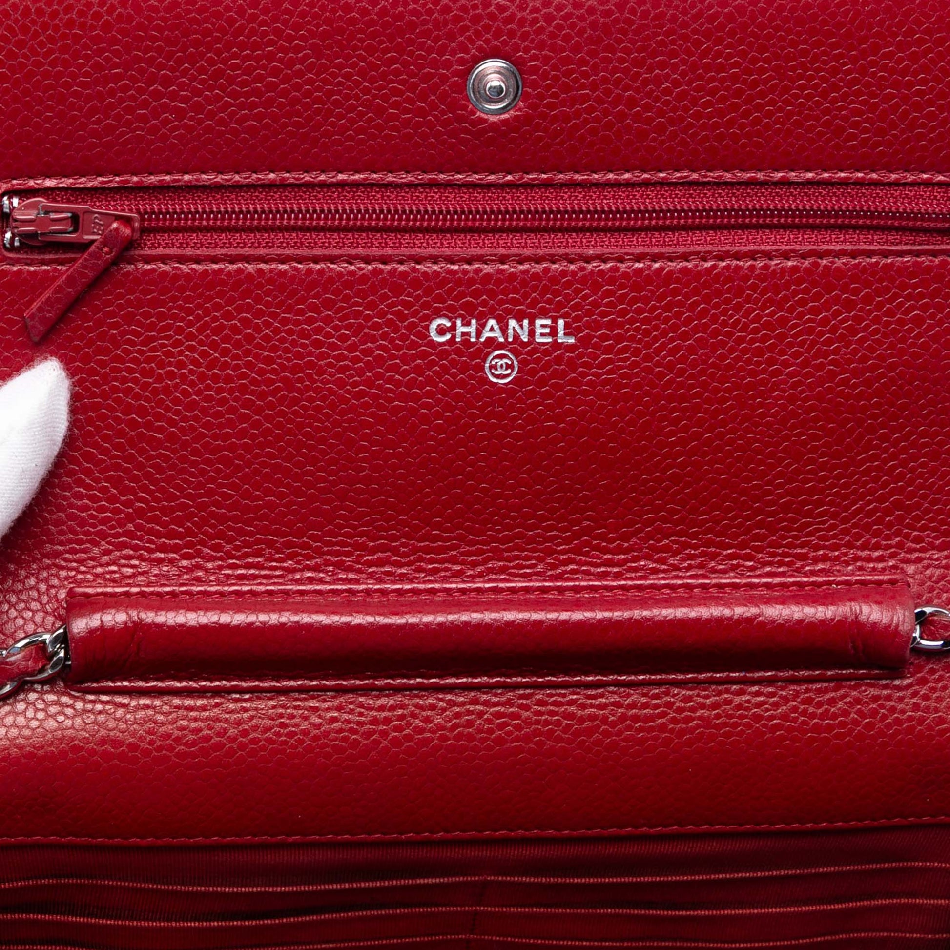 CC Quilted Caviar Wallet on Chain