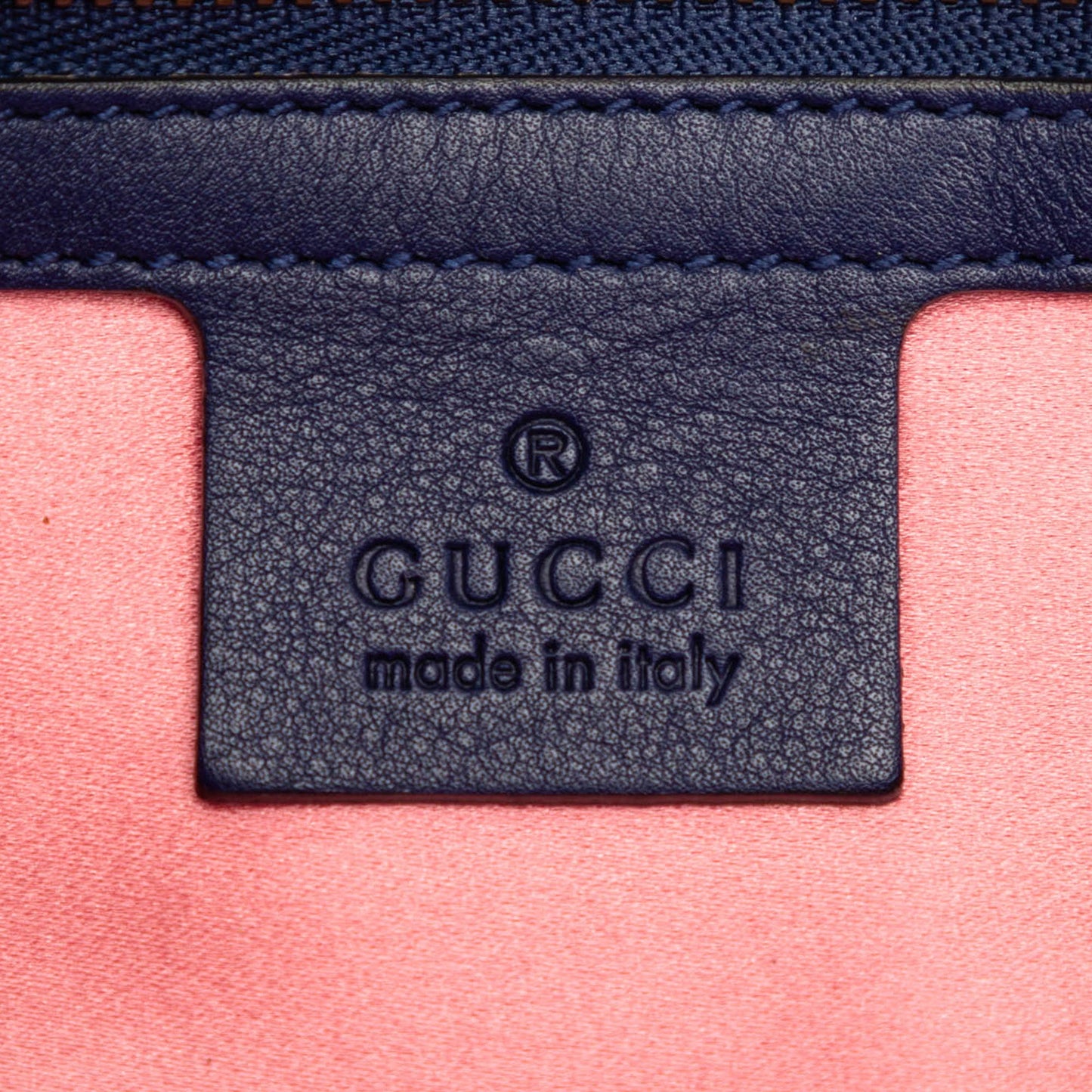 Medium GG Marmont Matelasse Velvet Shoulder Bag