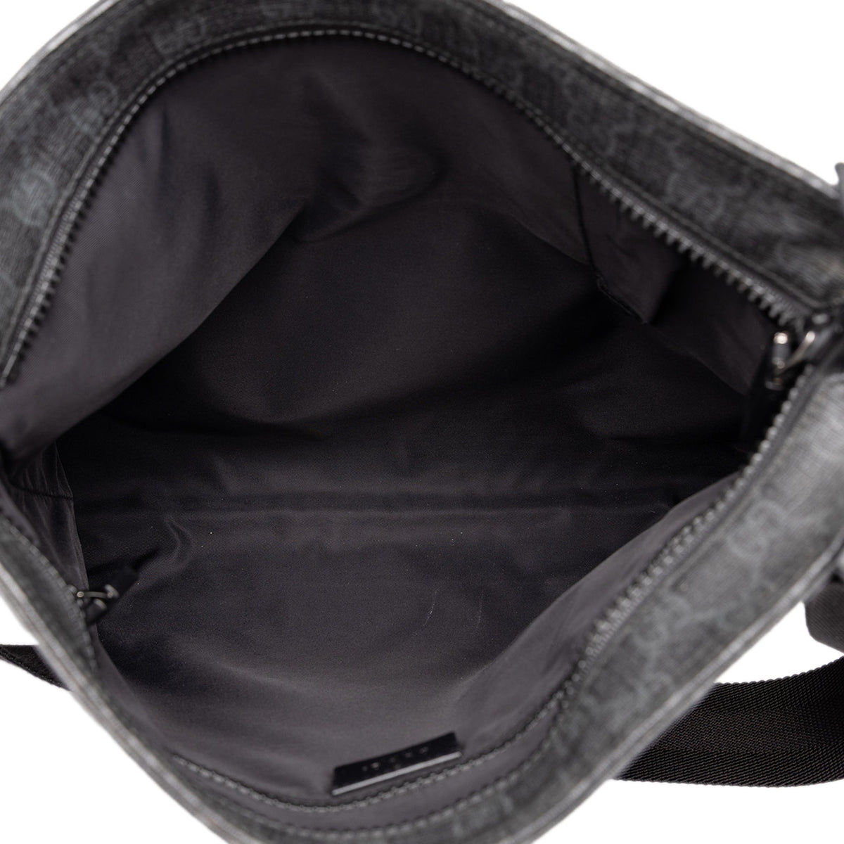 Gucci GG Supreme Crossbody — Black
