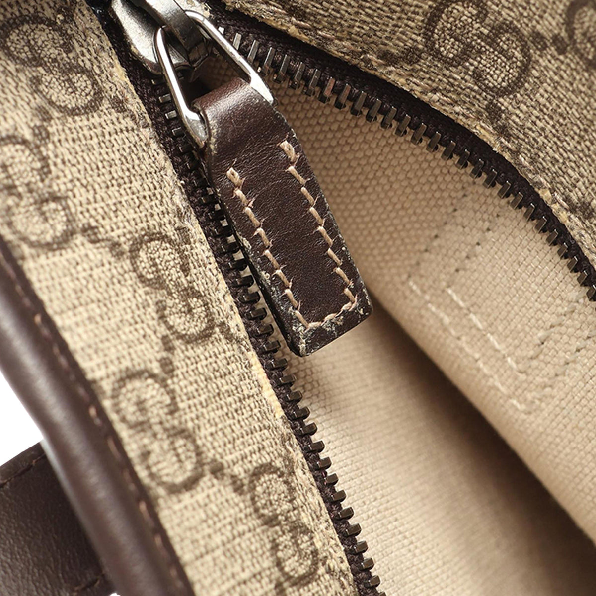 Gucci GG Supreme Joy Tote — Beige