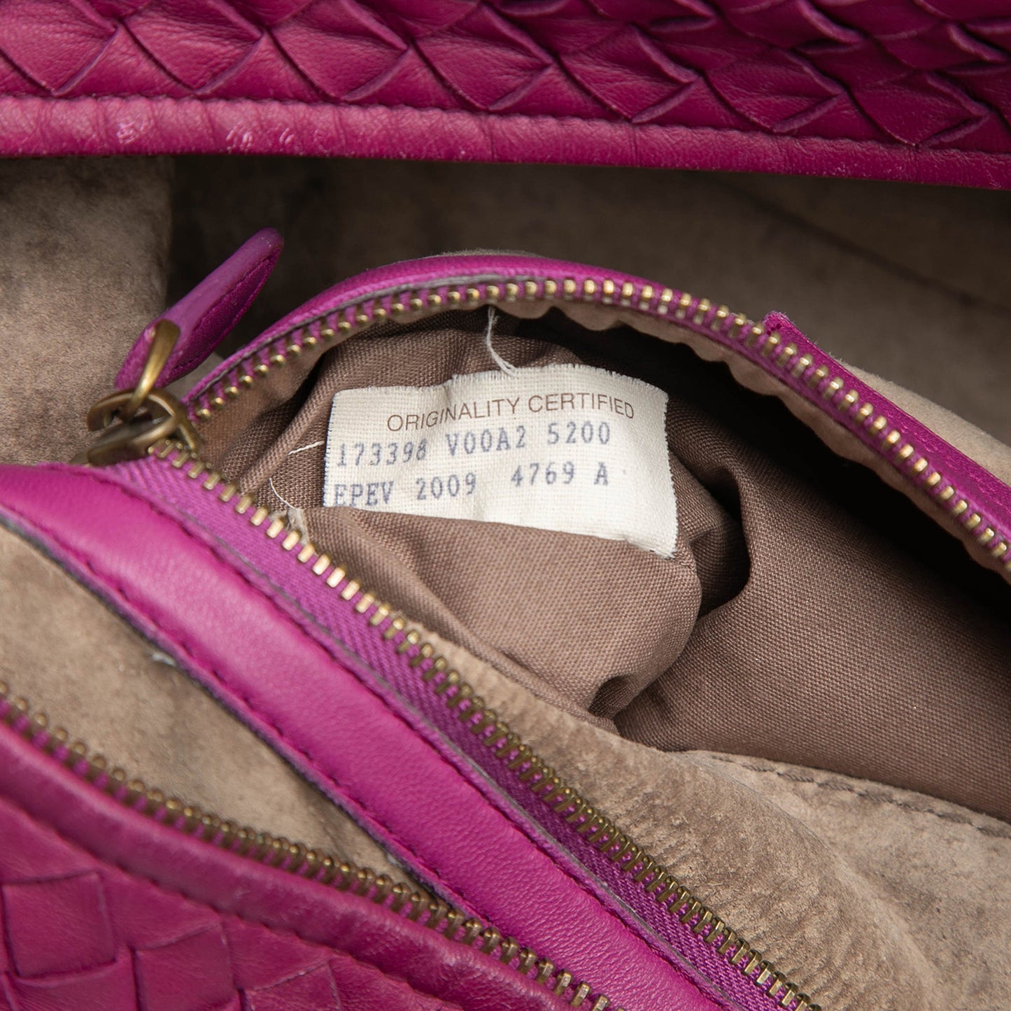 Bottega Veneta Nappa Intrecciato Montaigne Boston Bag