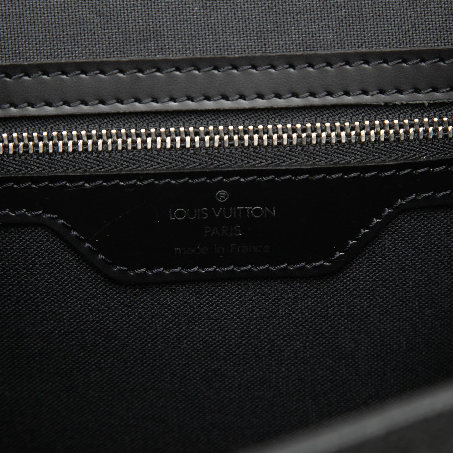 Louis Vuitton Taiga Yaranga