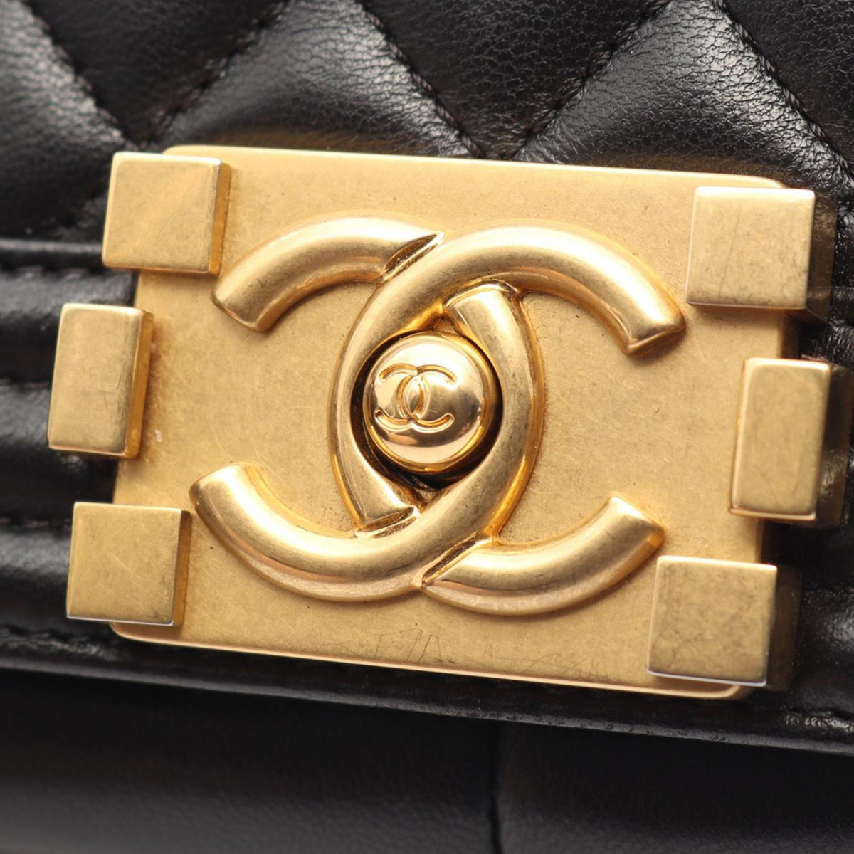 Chanel Old Medium Quilted Lambskin Boy Flap — Black