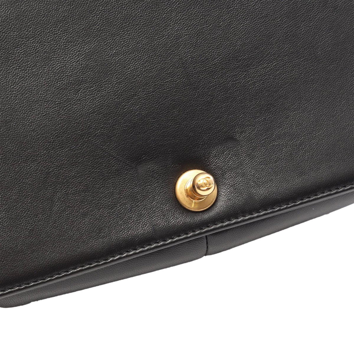Chanel Old Medium Quilted Lambskin Boy Flap — Black