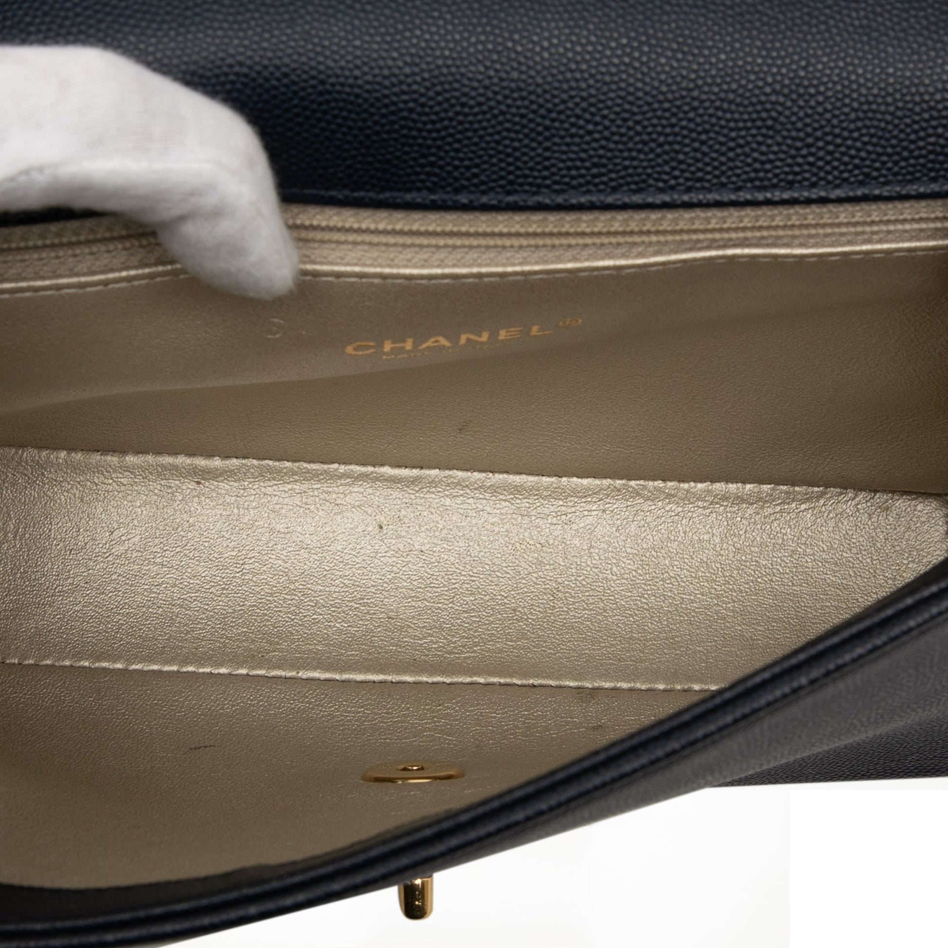 Medium Caviar Captain Gold Flap