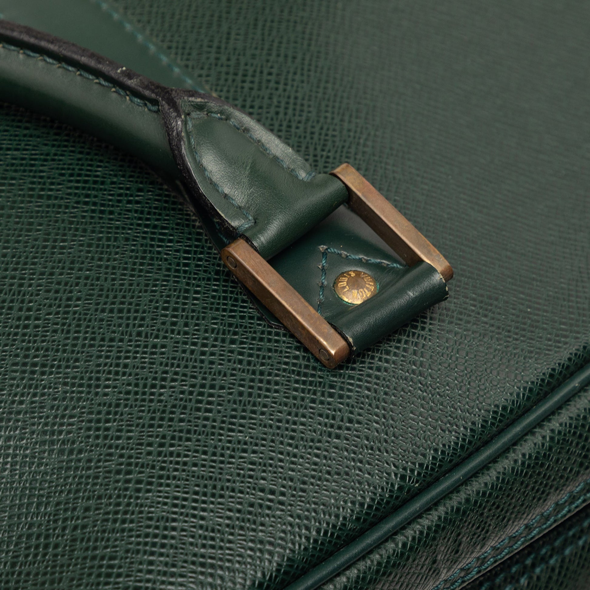 Louis Vuitton Taiga Kendall GM