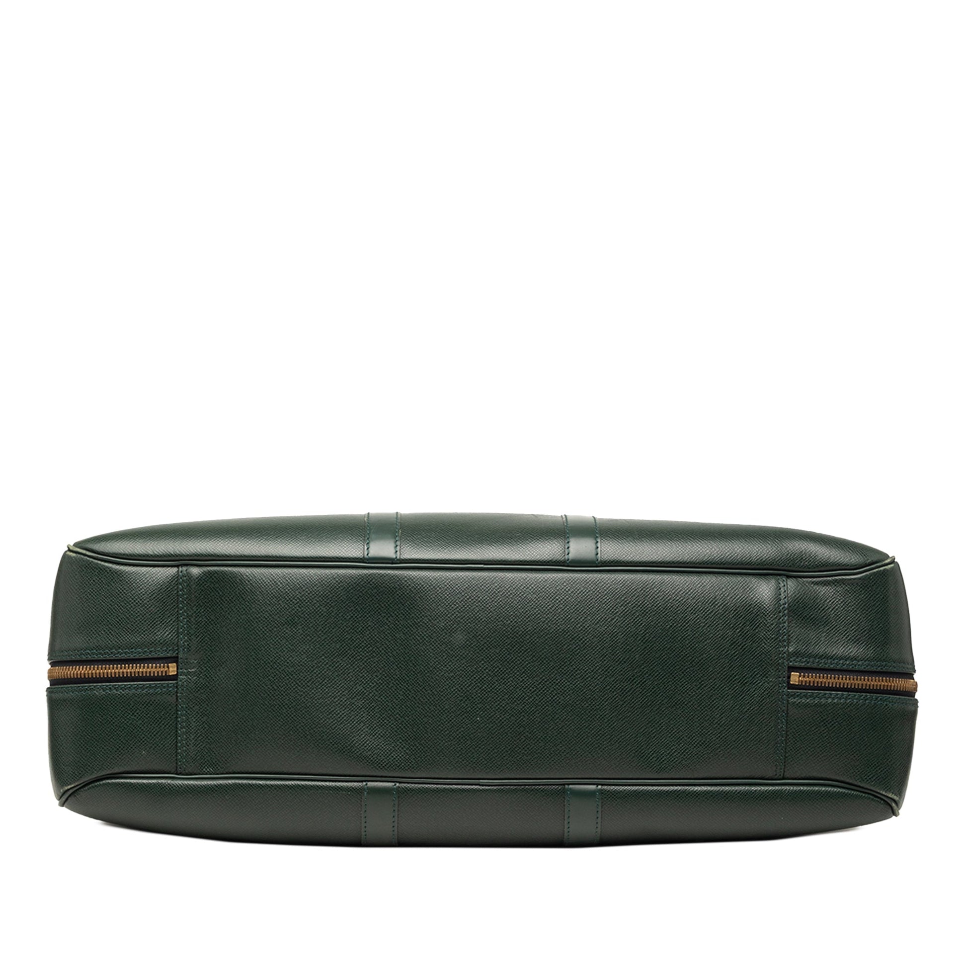 Louis Vuitton Taiga Kendall GM