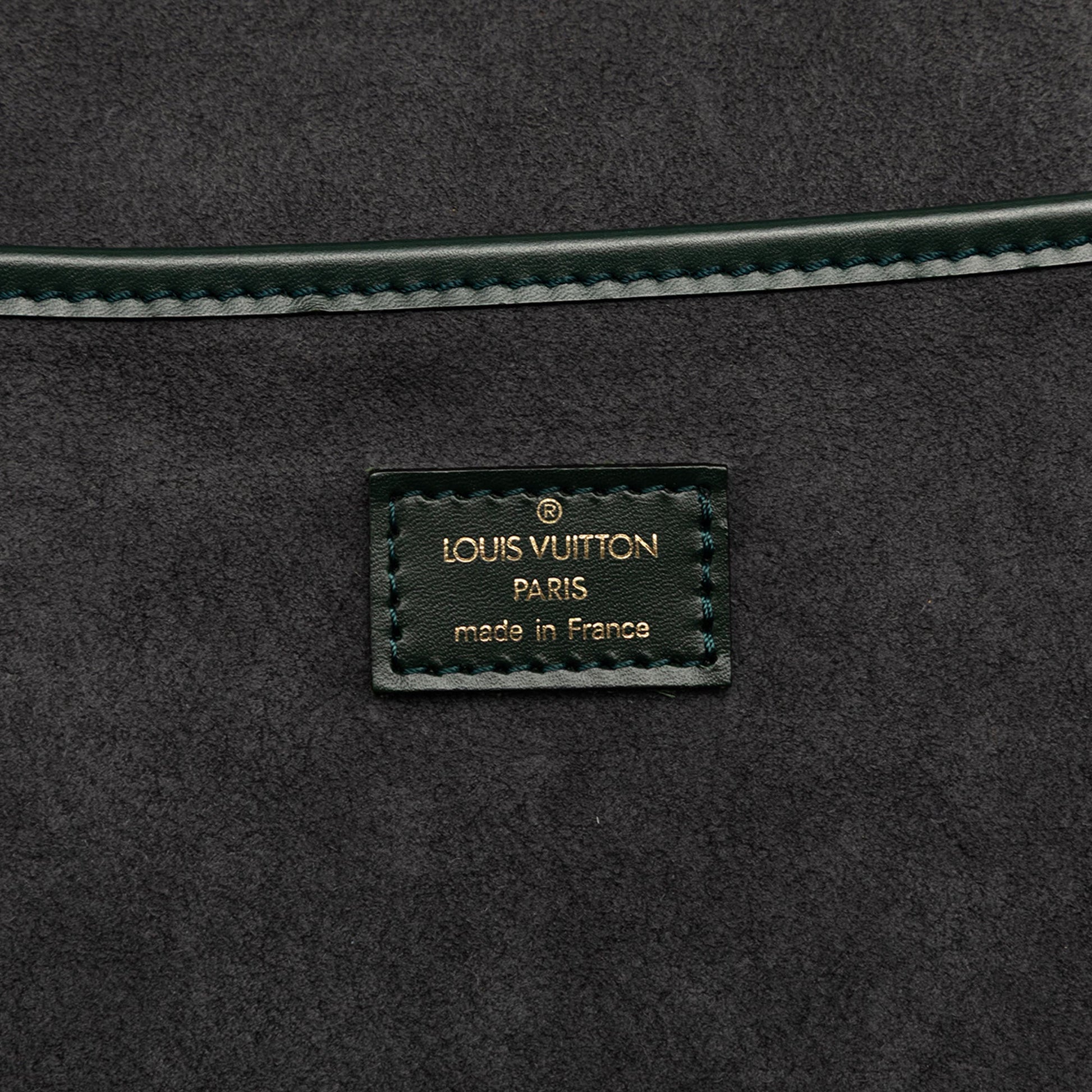 Louis Vuitton Taiga Kendall GM