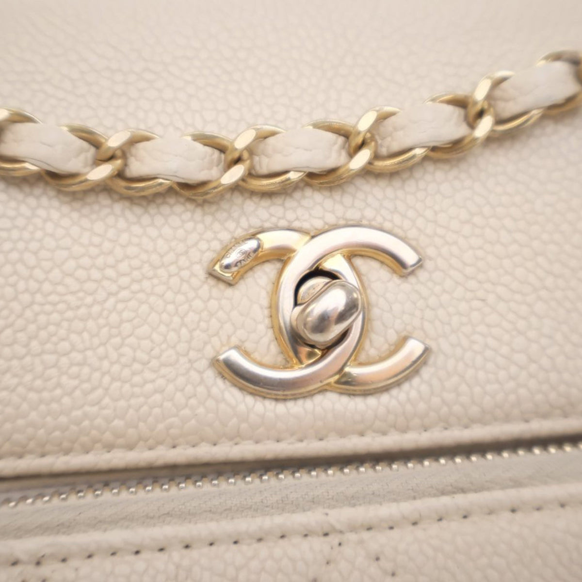 Chanel Caviar Business Affinity Messenger Flap
