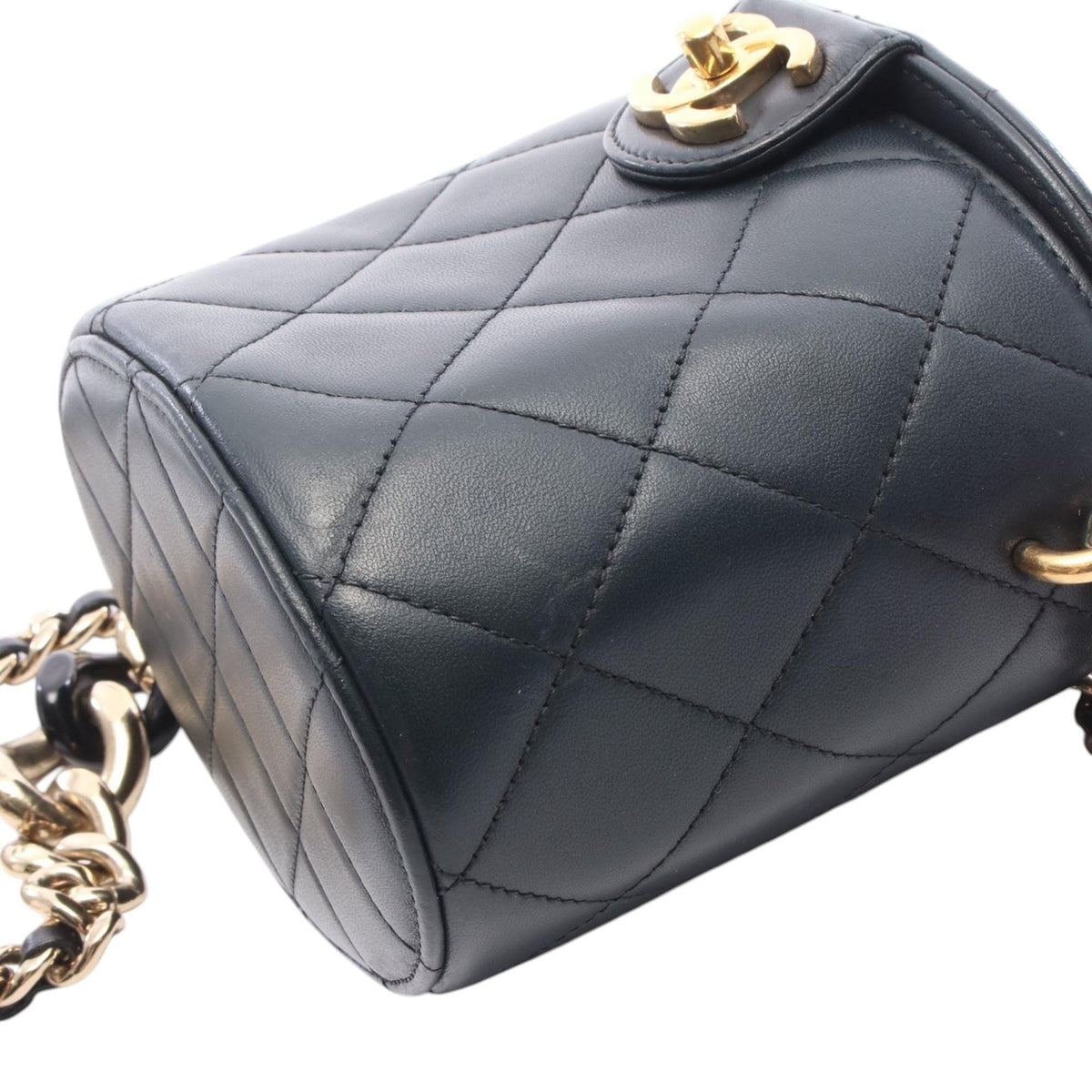 Chanel CC Lambskin Elegant Chain Vanity Case — Black