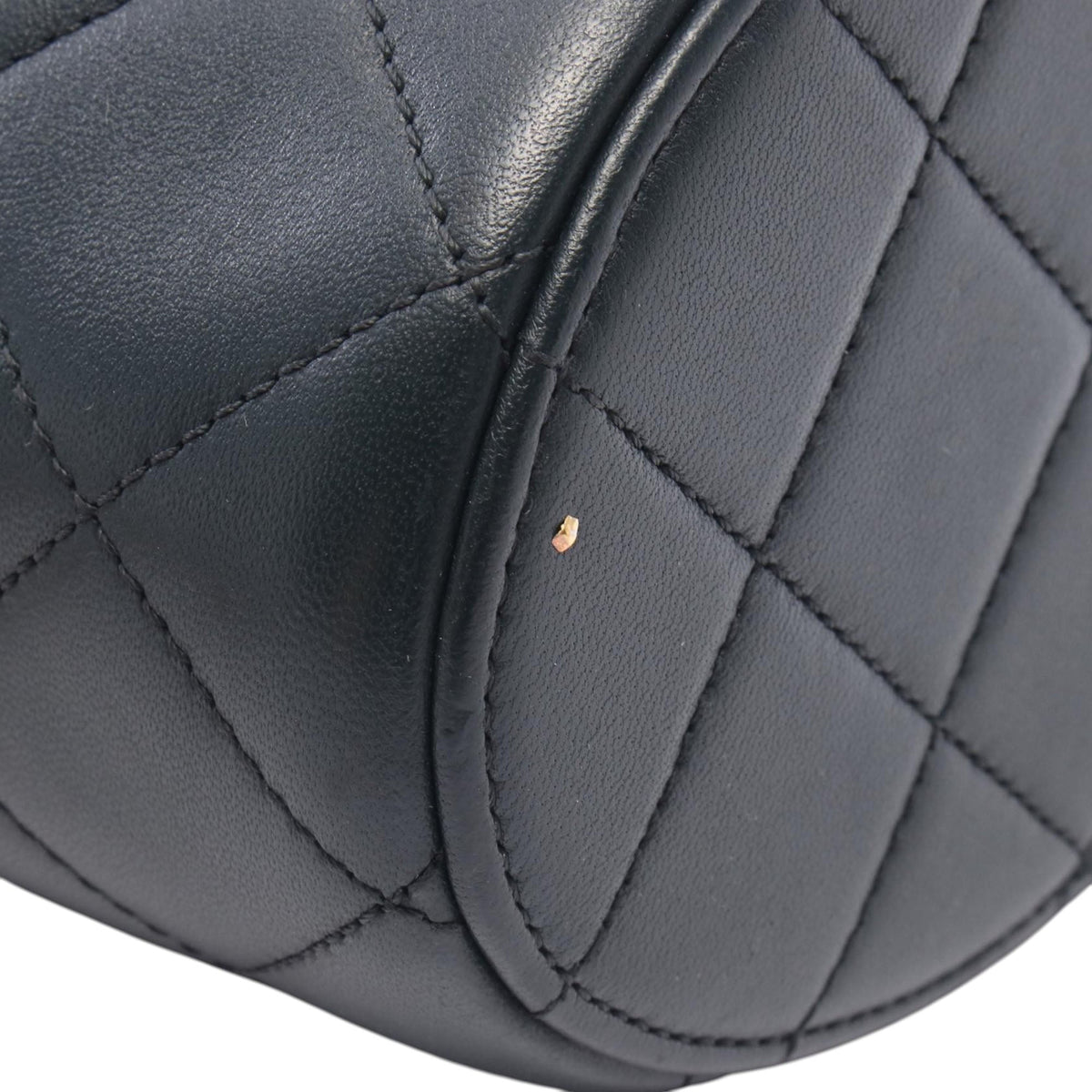 Chanel CC Lambskin Elegant Chain Vanity Case — Black