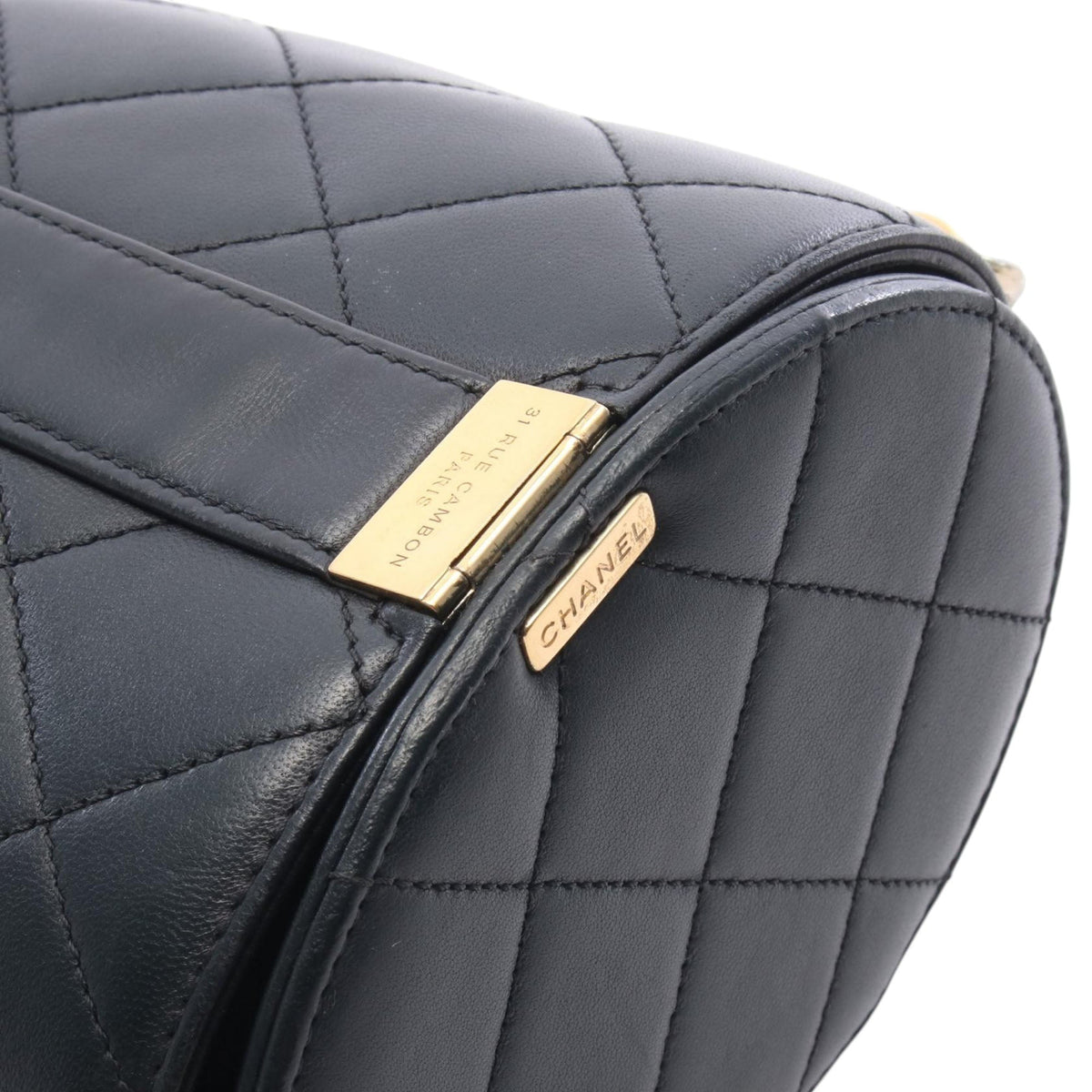 Chanel CC Lambskin Elegant Chain Vanity Case — Black