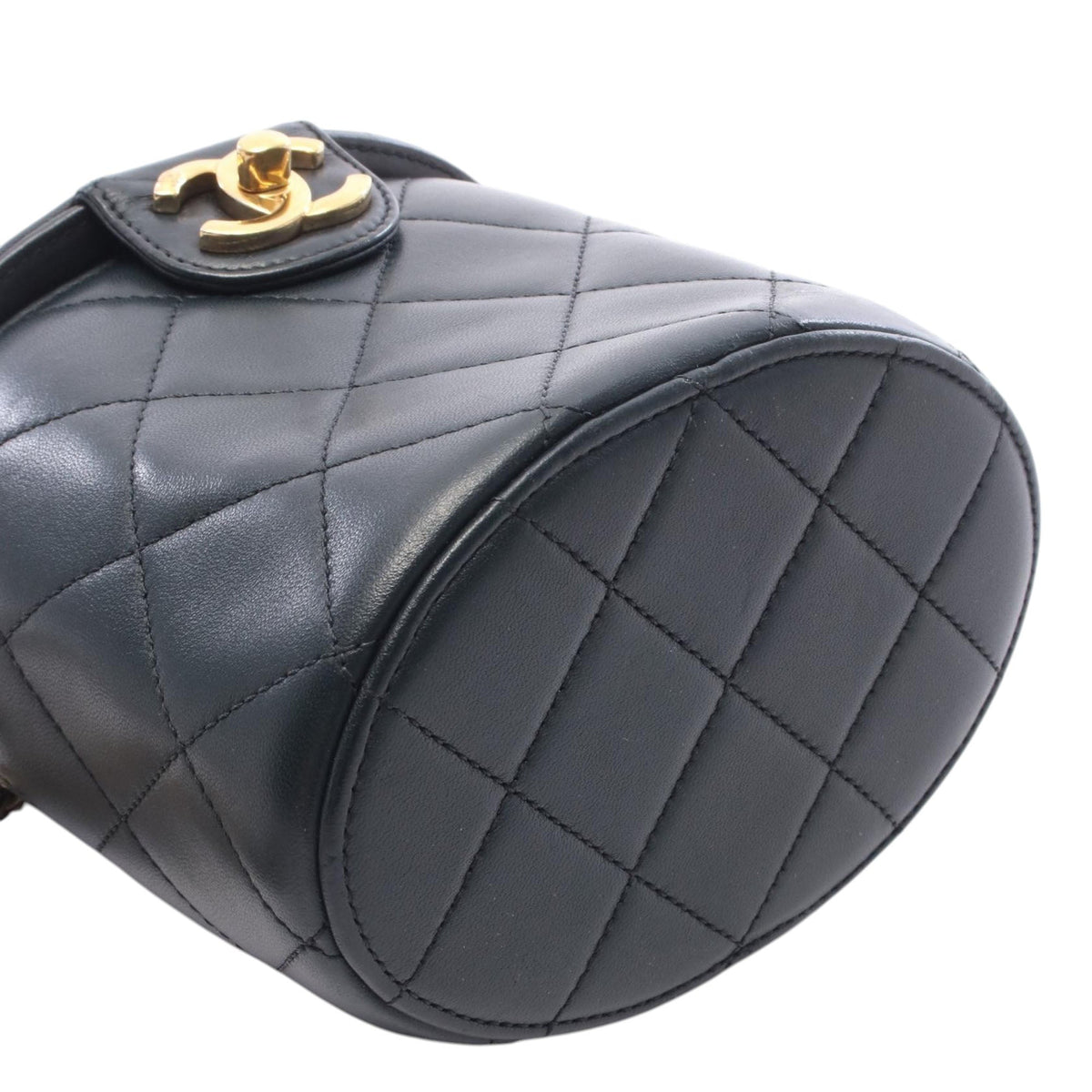 Chanel CC Lambskin Elegant Chain Vanity Case — Black