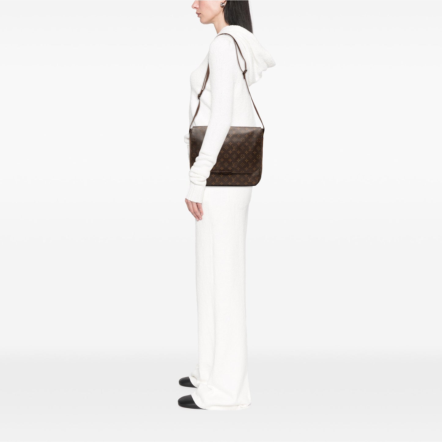 Louis Vuitton Monogram Beaubourg Messenger MM