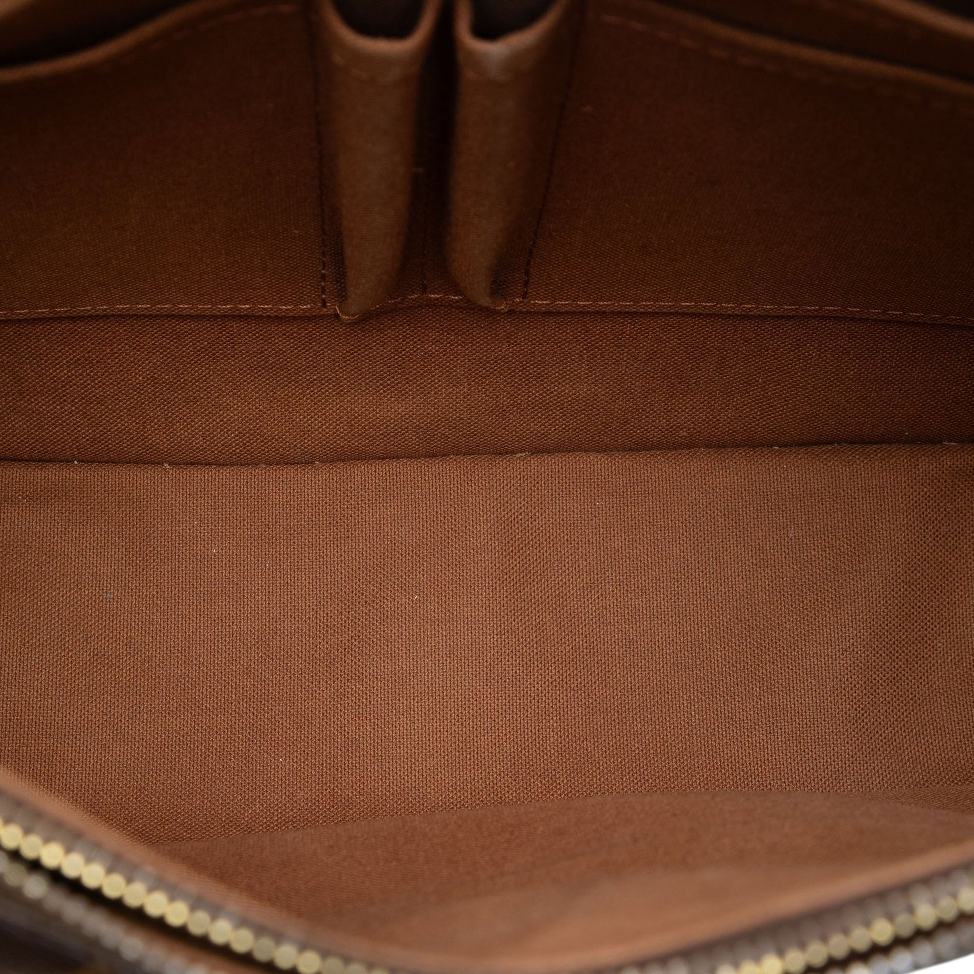 Louis Vuitton Monogram Beaubourg Messenger MM