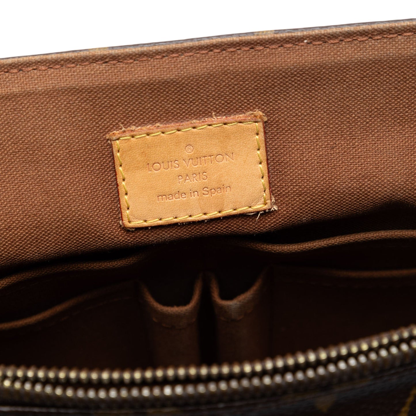 Louis Vuitton Monogram Beaubourg Messenger MM