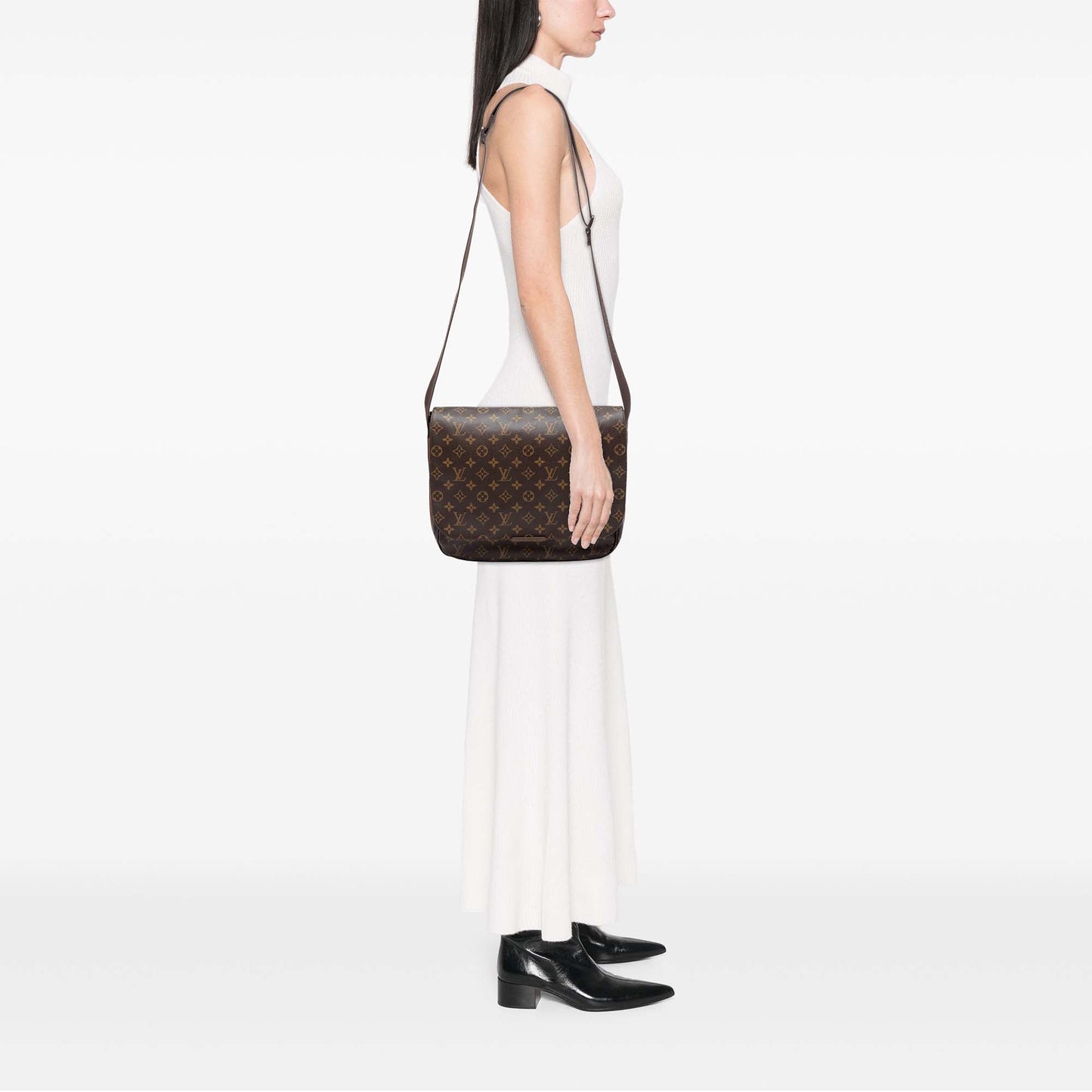 Louis Vuitton Monogram Beaubourg Messenger MM