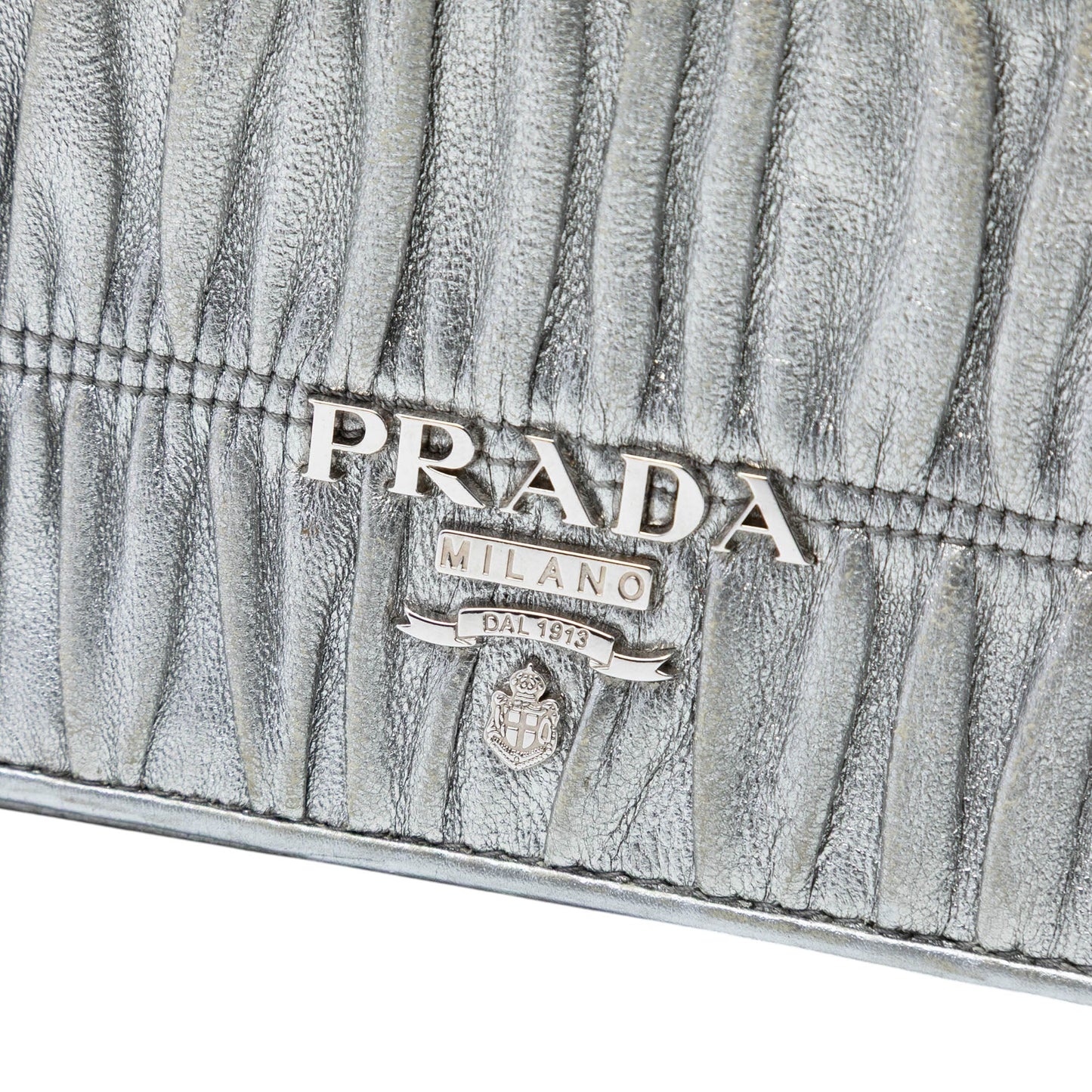 Metallic Nappa Gaufre Wallet On Chain