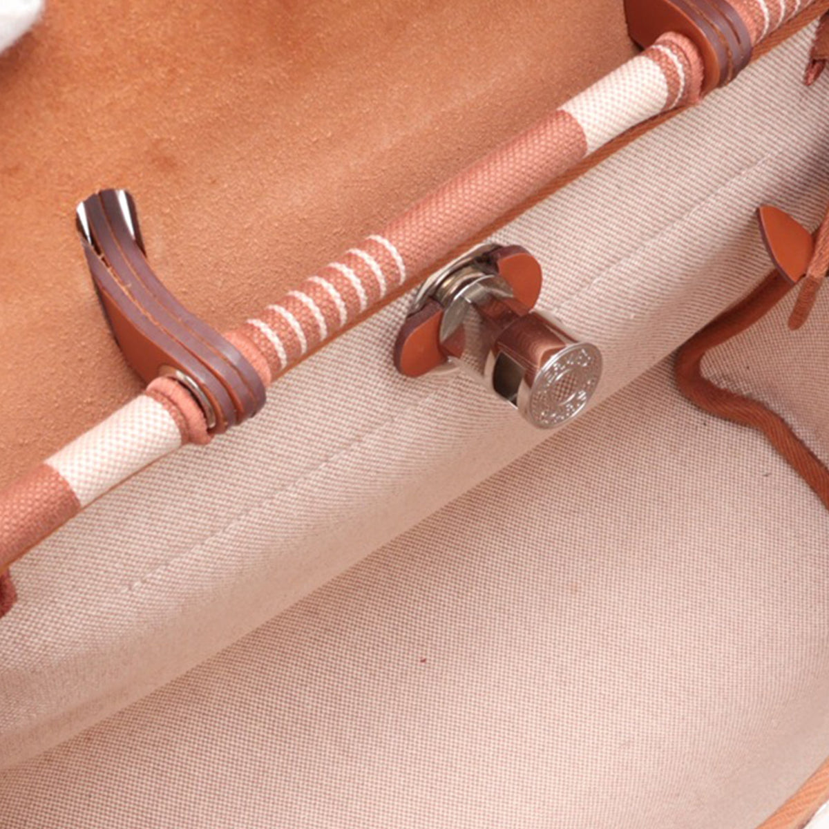 Hermès Toile H Vibration Herbag Zip 31 — Beige