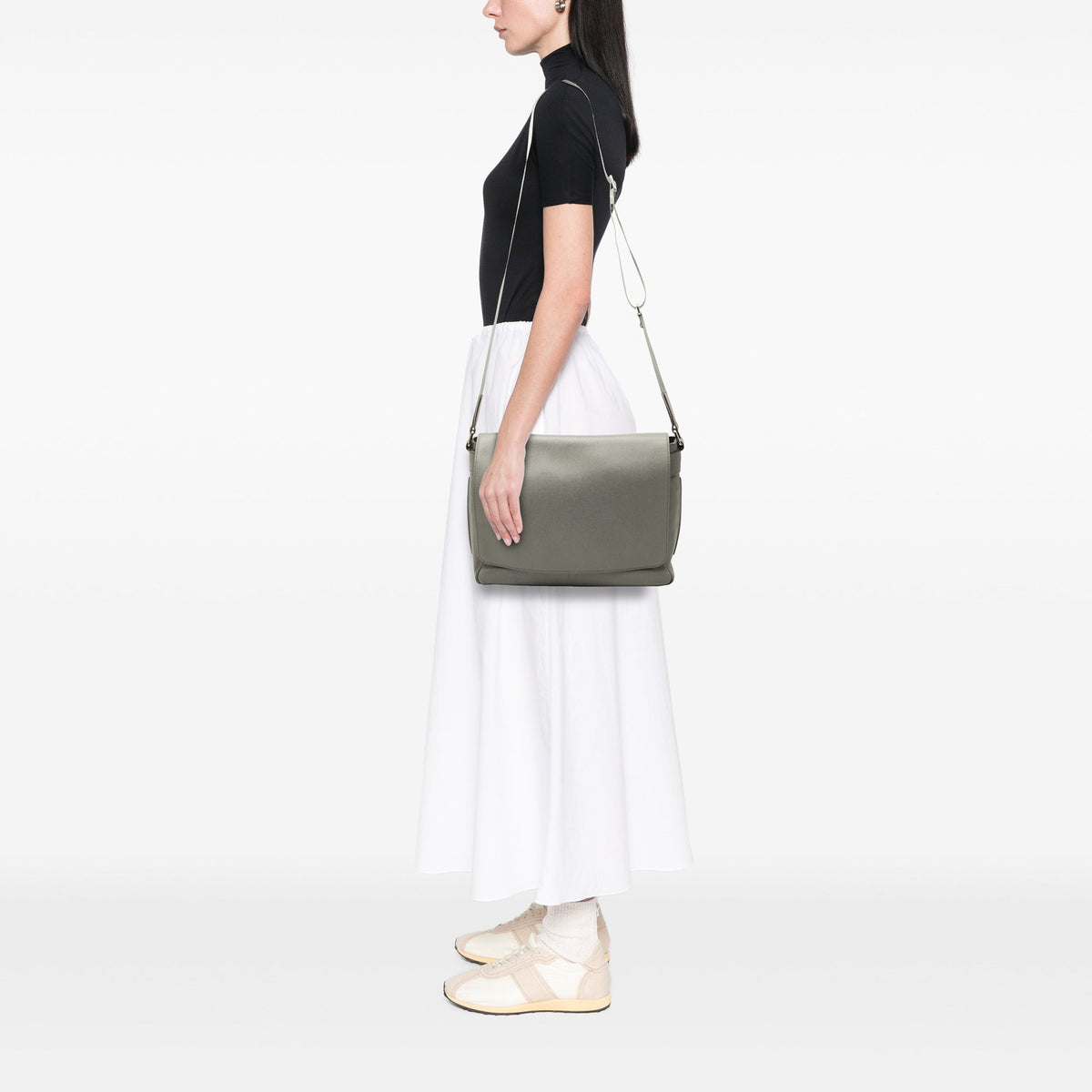 Louis Vuitton Taiga Roman MM