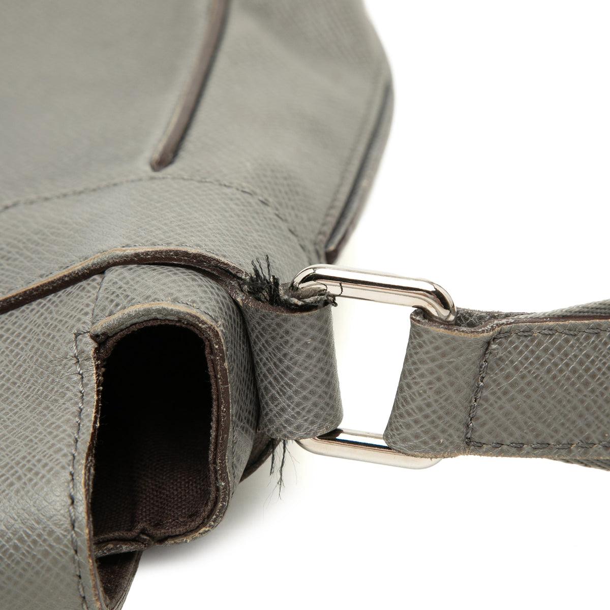 Louis Vuitton Taiga Roman MM