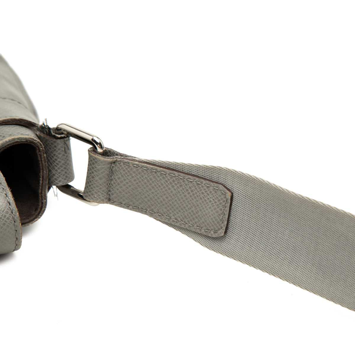 Louis Vuitton Taiga Roman MM