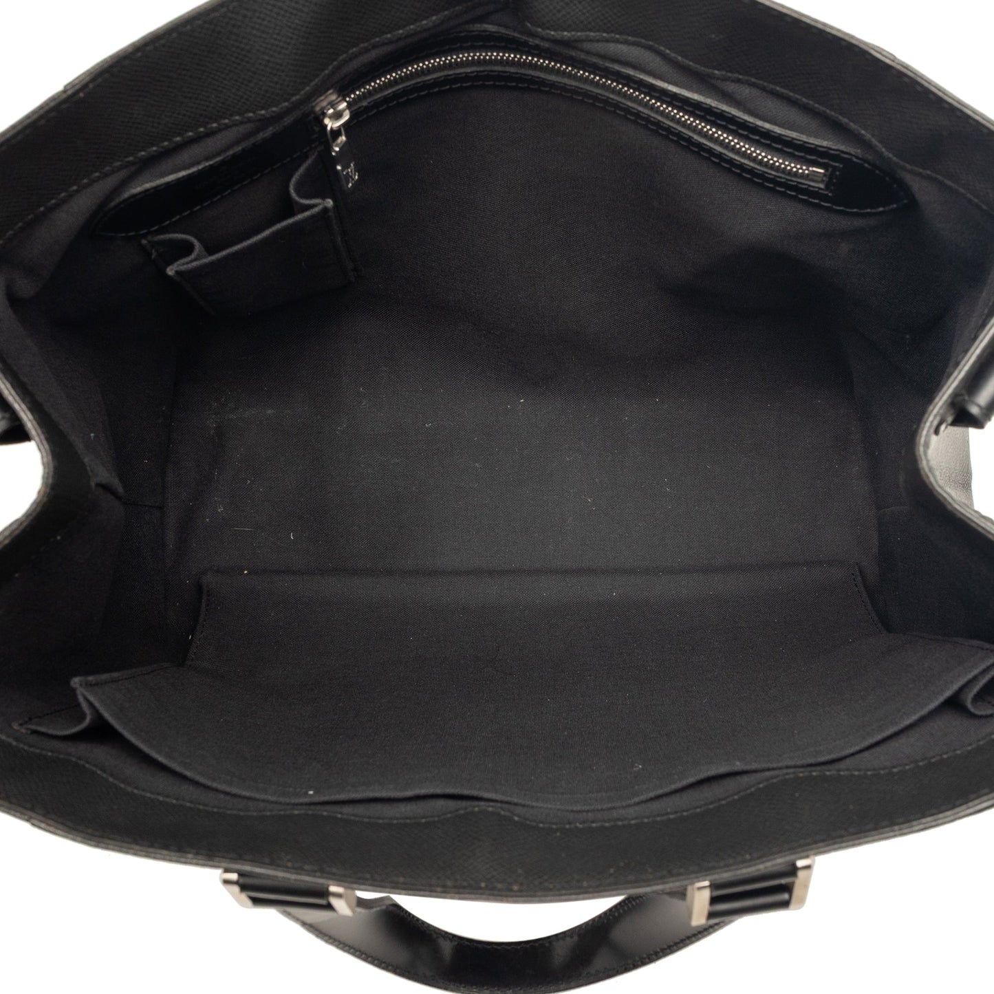Louis Vuitton Taiga Kasbek PM